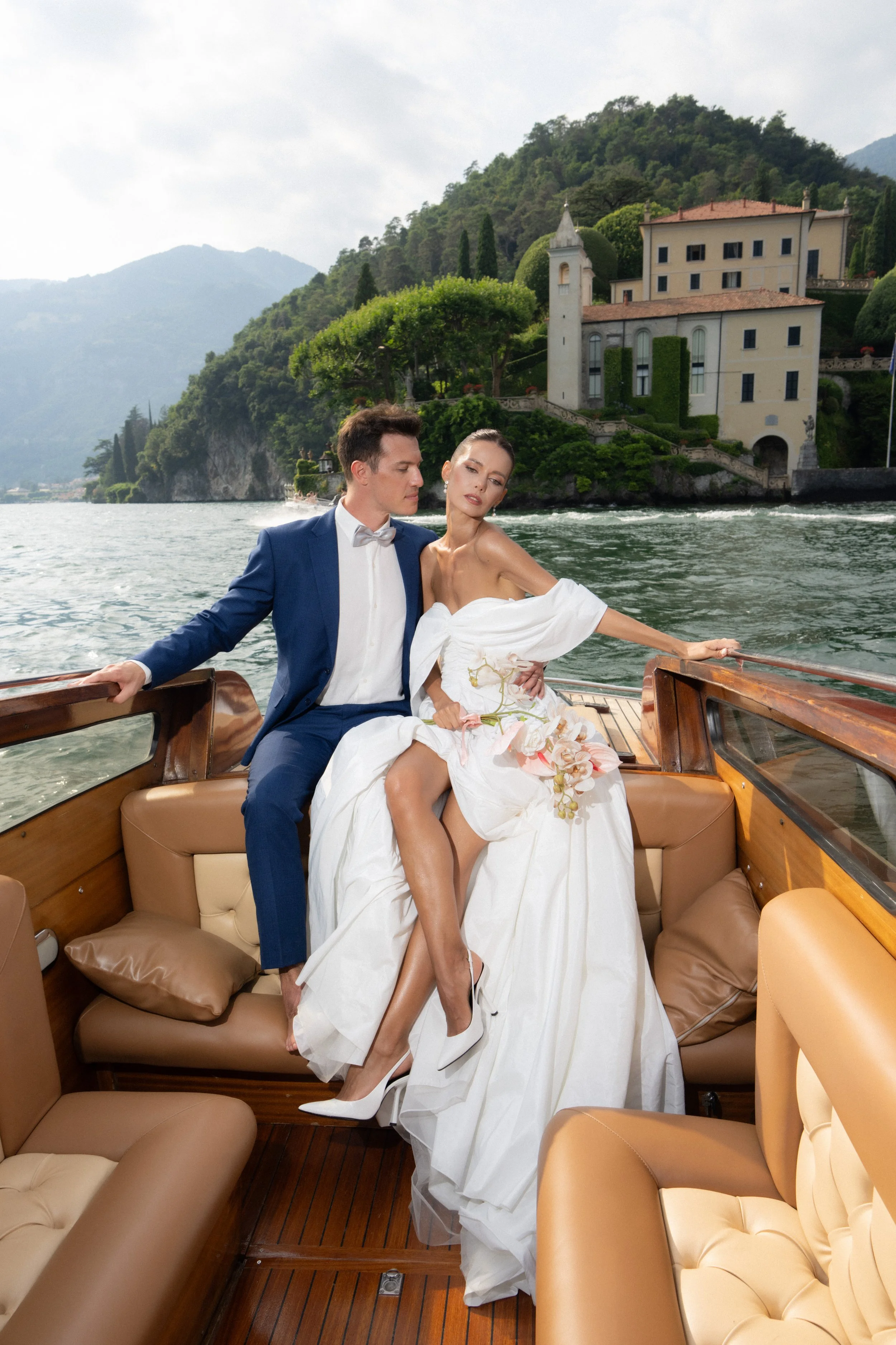 riva boat shooting in front of villa del balbionello