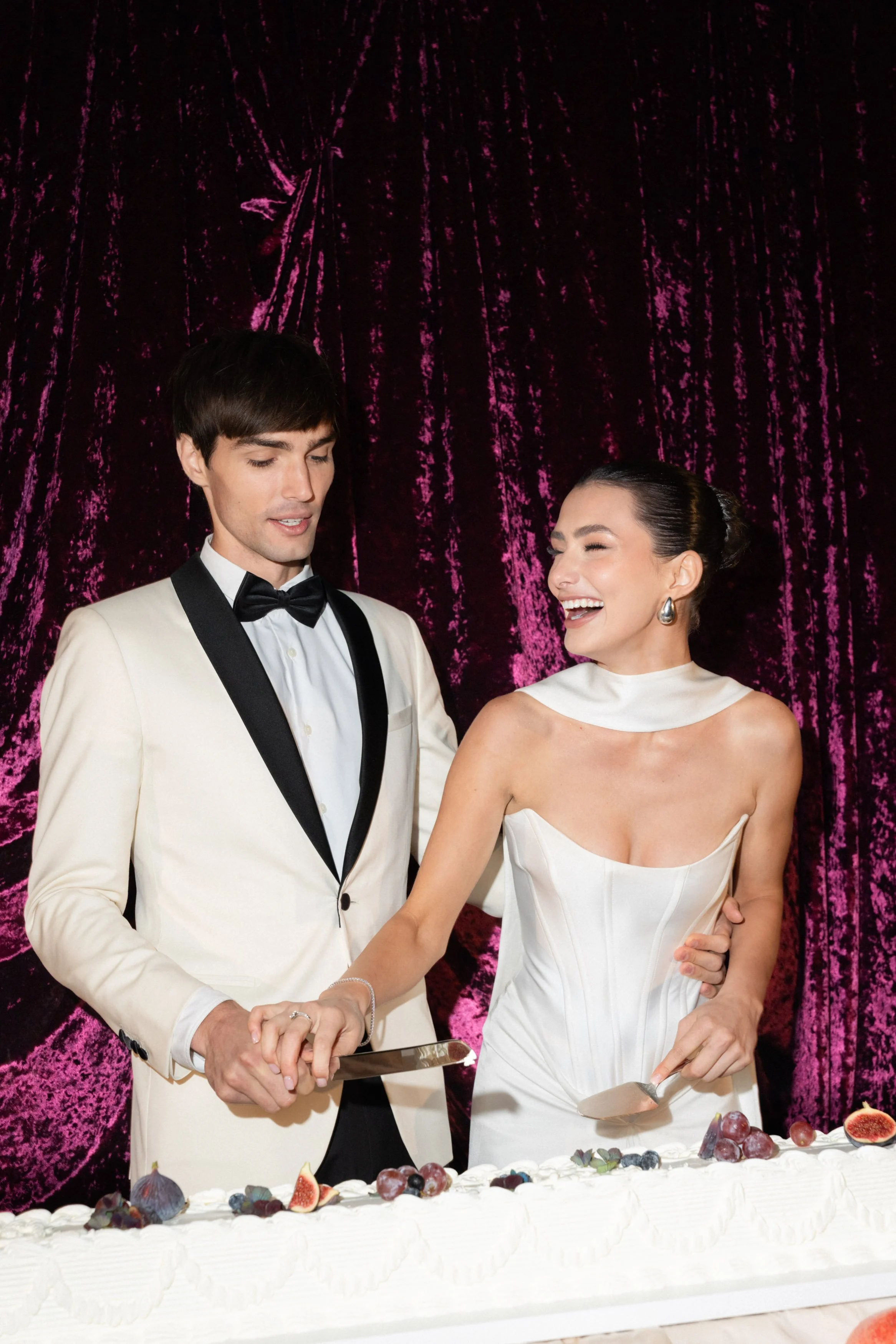 Wedding Cake at Villa Pizzo at lake Como Italy, Luxury Wedding Photographer Italy