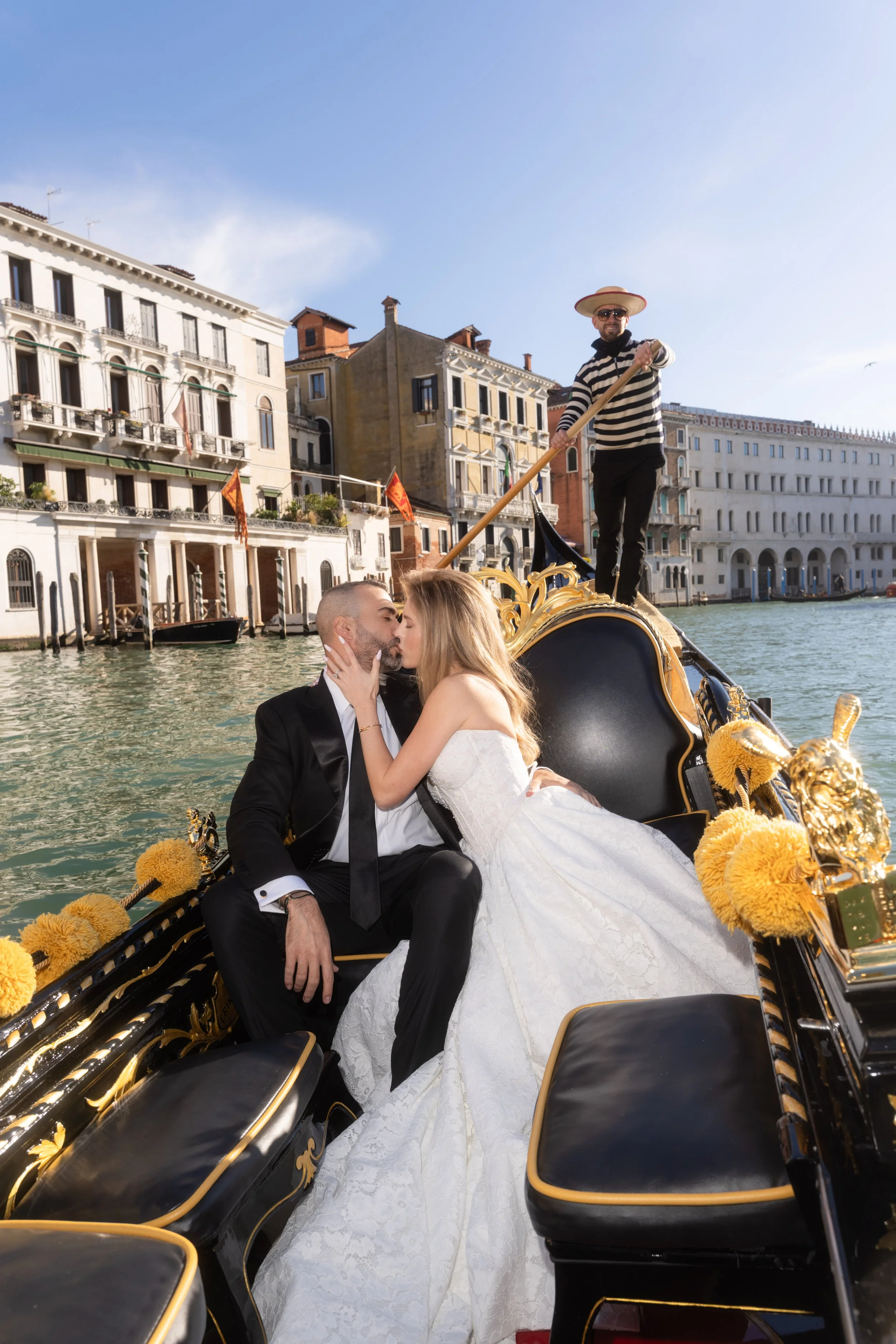 gondola, venice wedding photographer