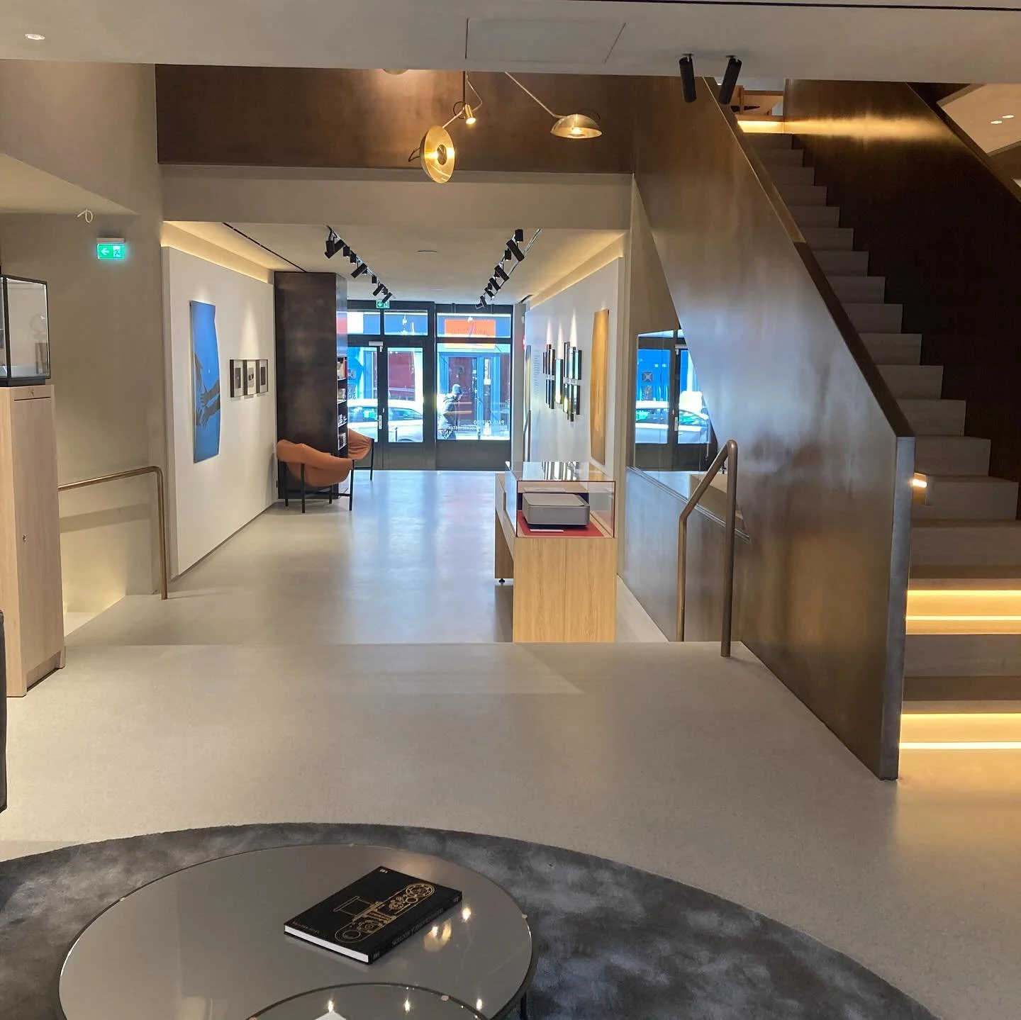 Boutique LEICA &ndash; Village Royal, Paris

En 2022, nous avons eu le plaisir de r&eacute;aliser l&rsquo;am&eacute;nagement de la boutique Leica, en collaboration avec Tetris, au c&oelig;ur du prestigieux Village Royal &agrave; Paris.

Un projet all