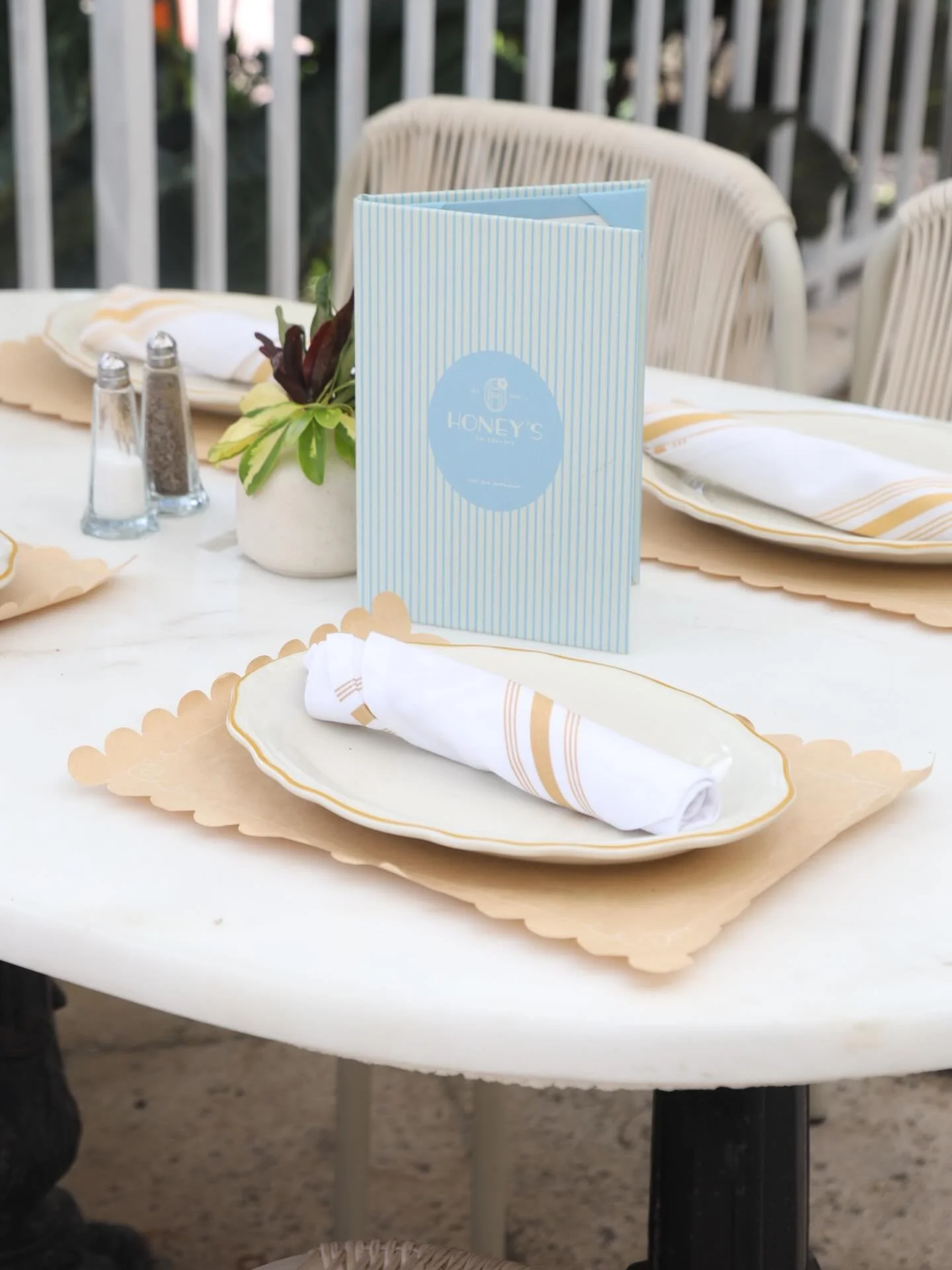 All day menu at @honeysoncollins