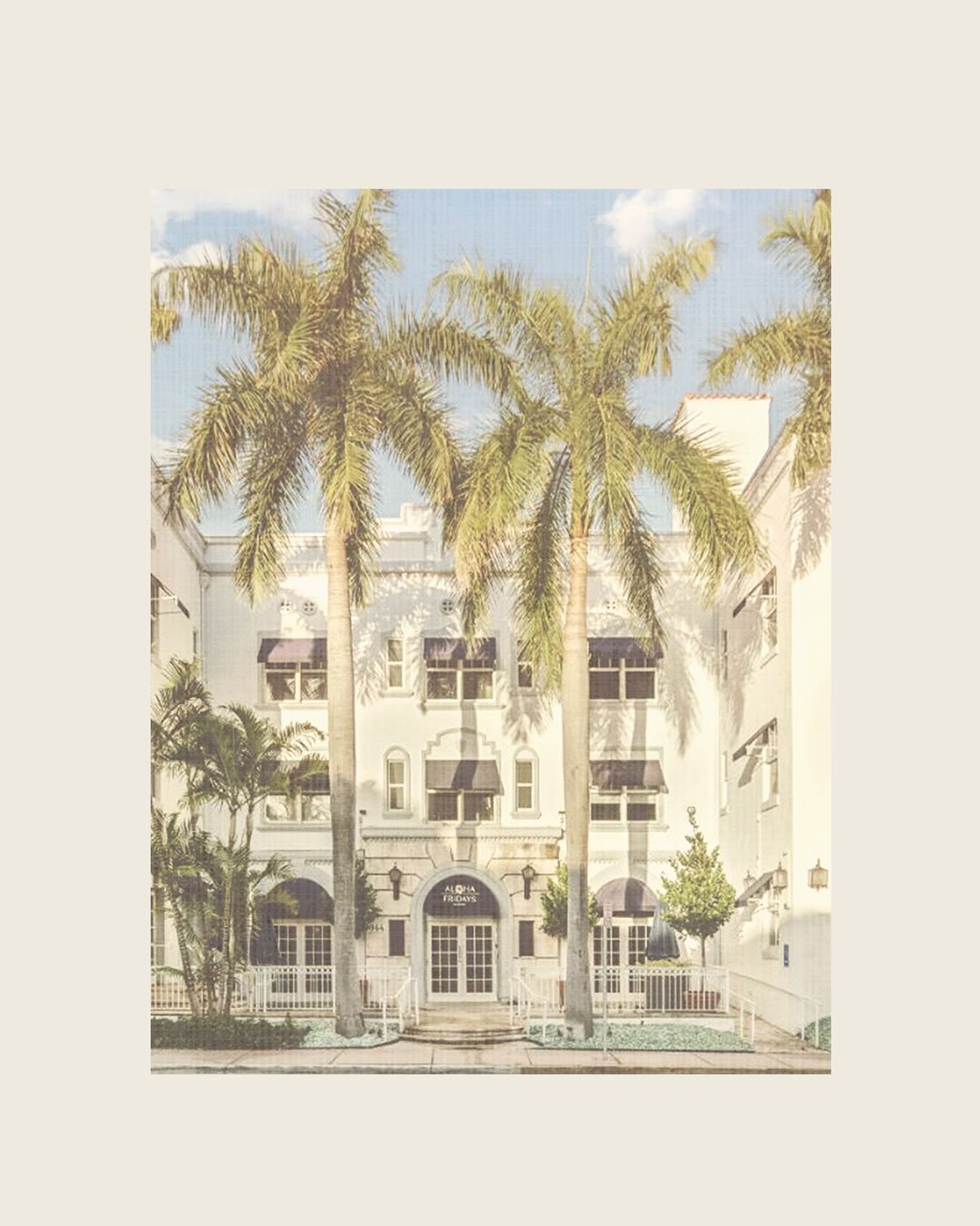 Pastel facades and ocean breeze: the ultimate Miami cocktail. 🍸🌴