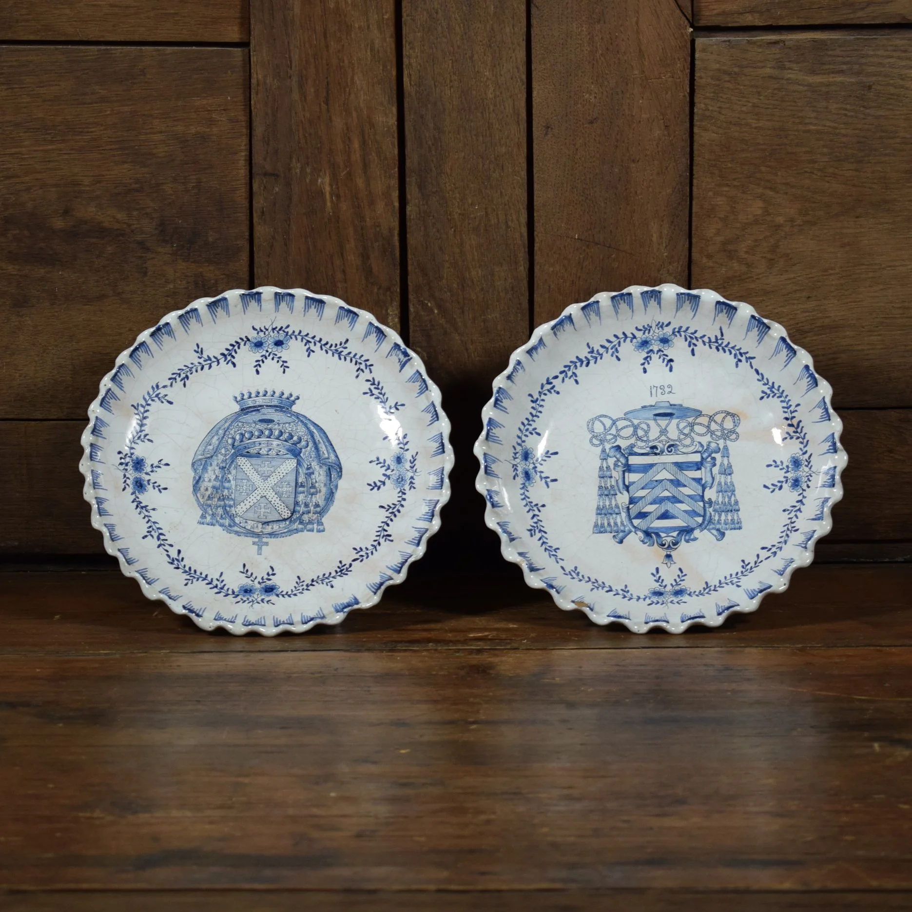 Paire plats blasons 3.jpg