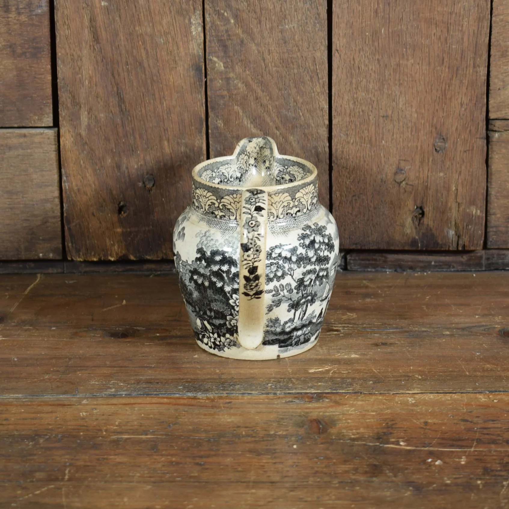 Pichet anglais à motifs noirs 5.jpg