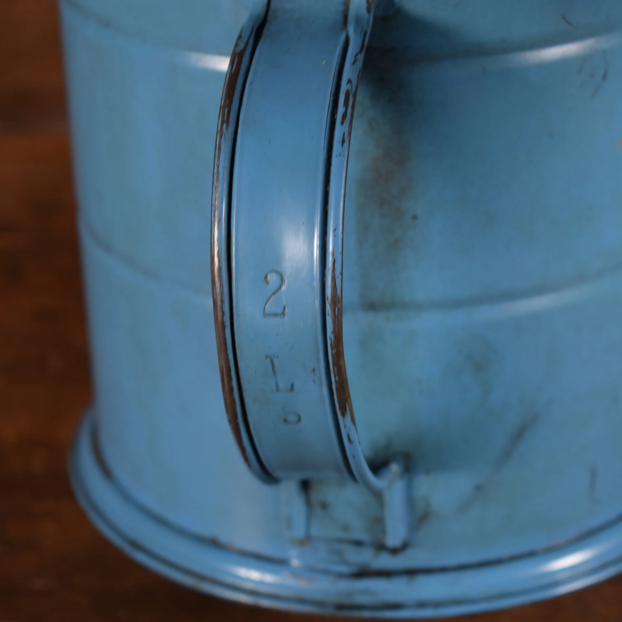 Pot à huile en métal bleu 6.jpg