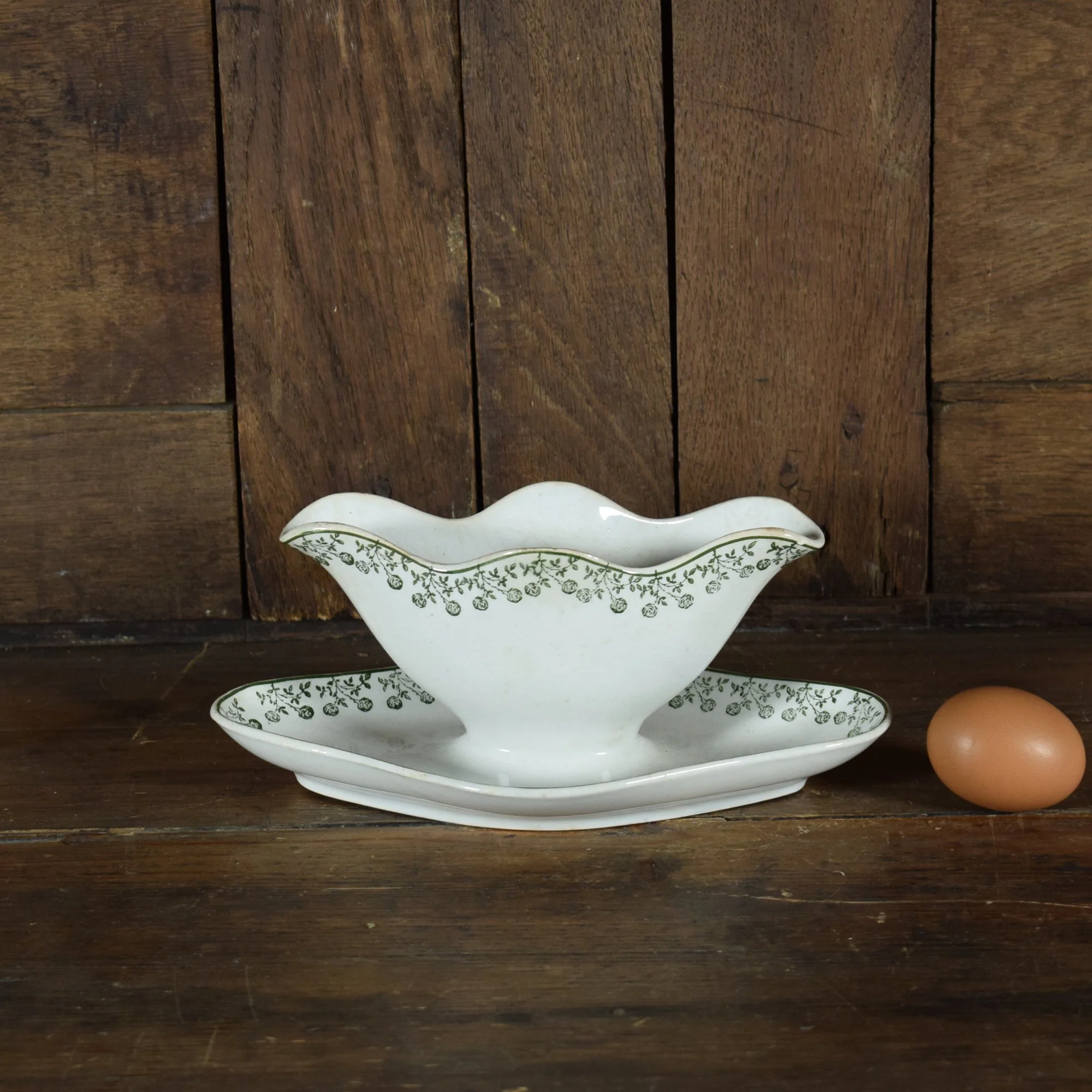 Saucière avec roses 2.jpg