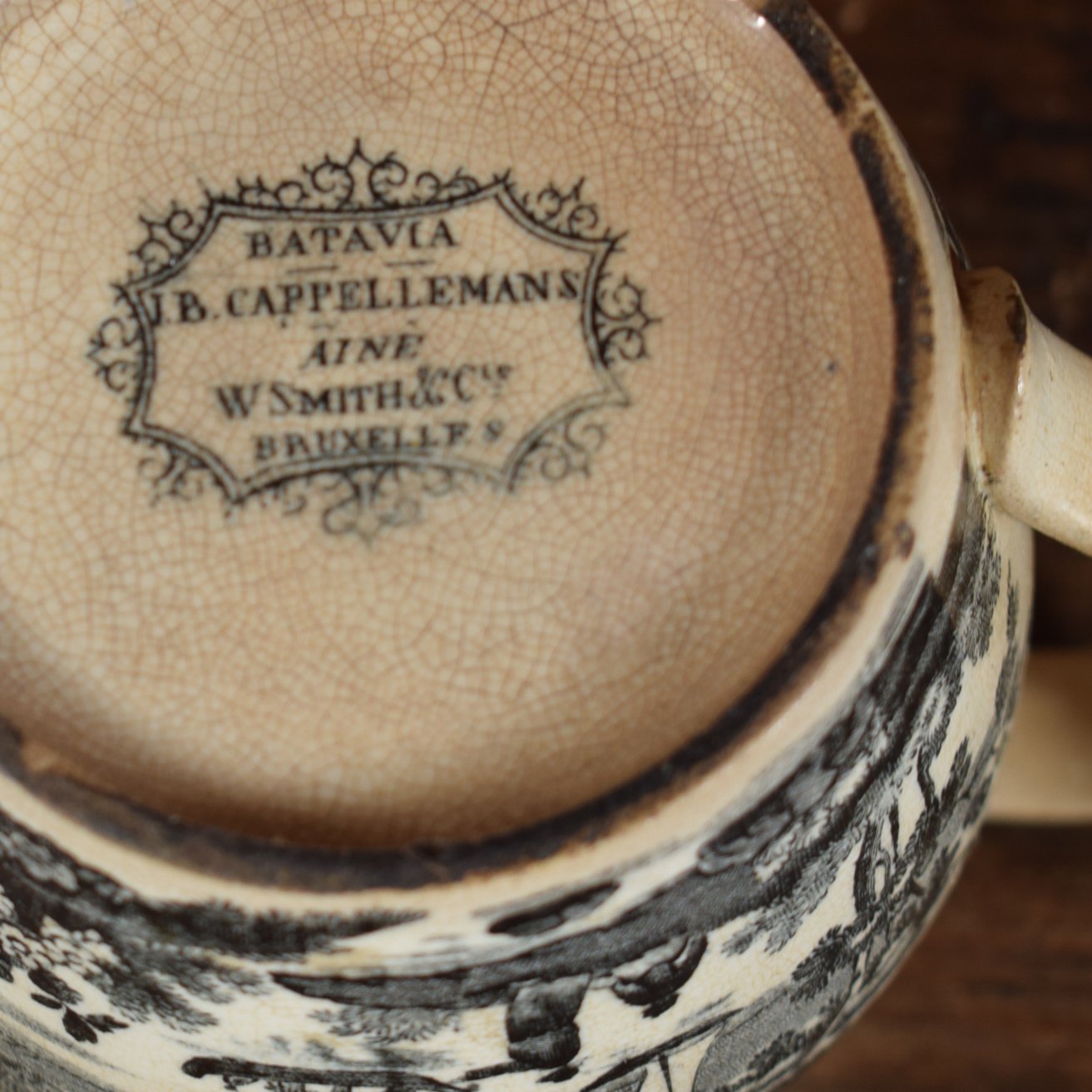 Pichet anglais à motifs noirs 9.jpg