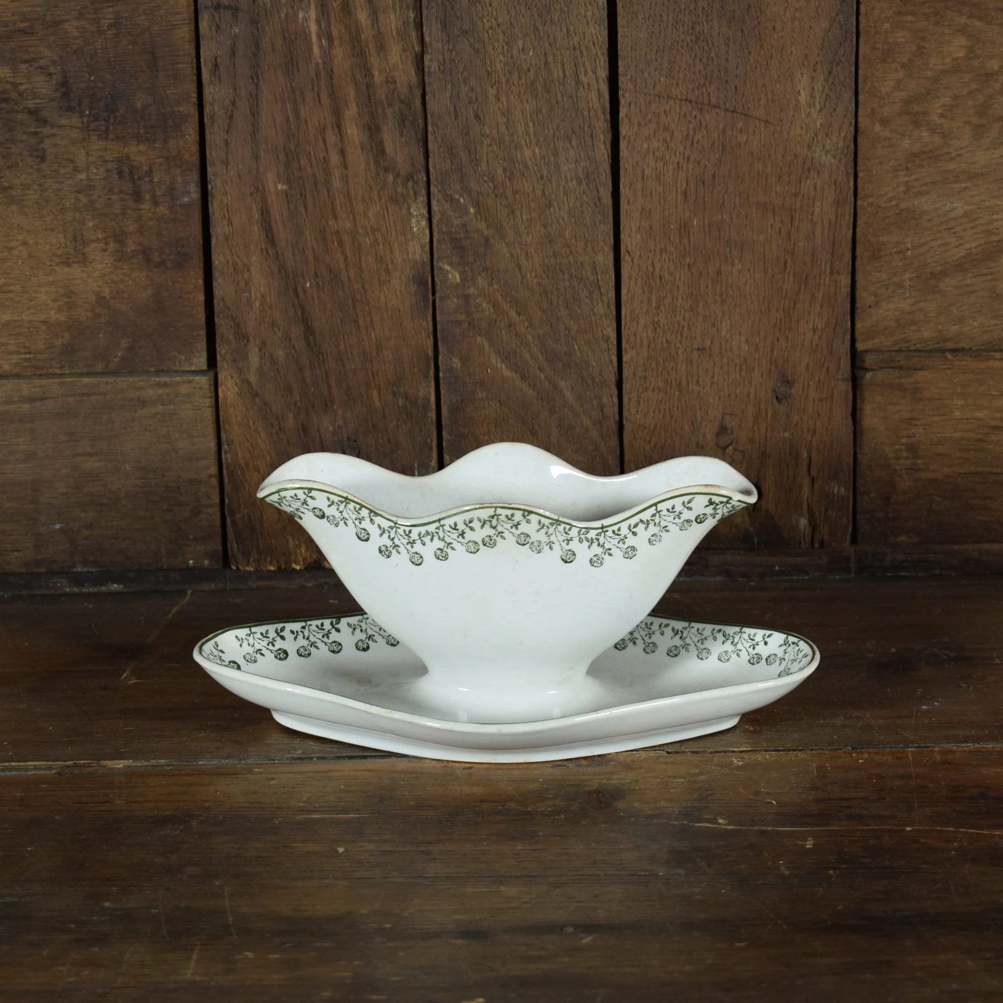 Saucière avec roses 1.jpg