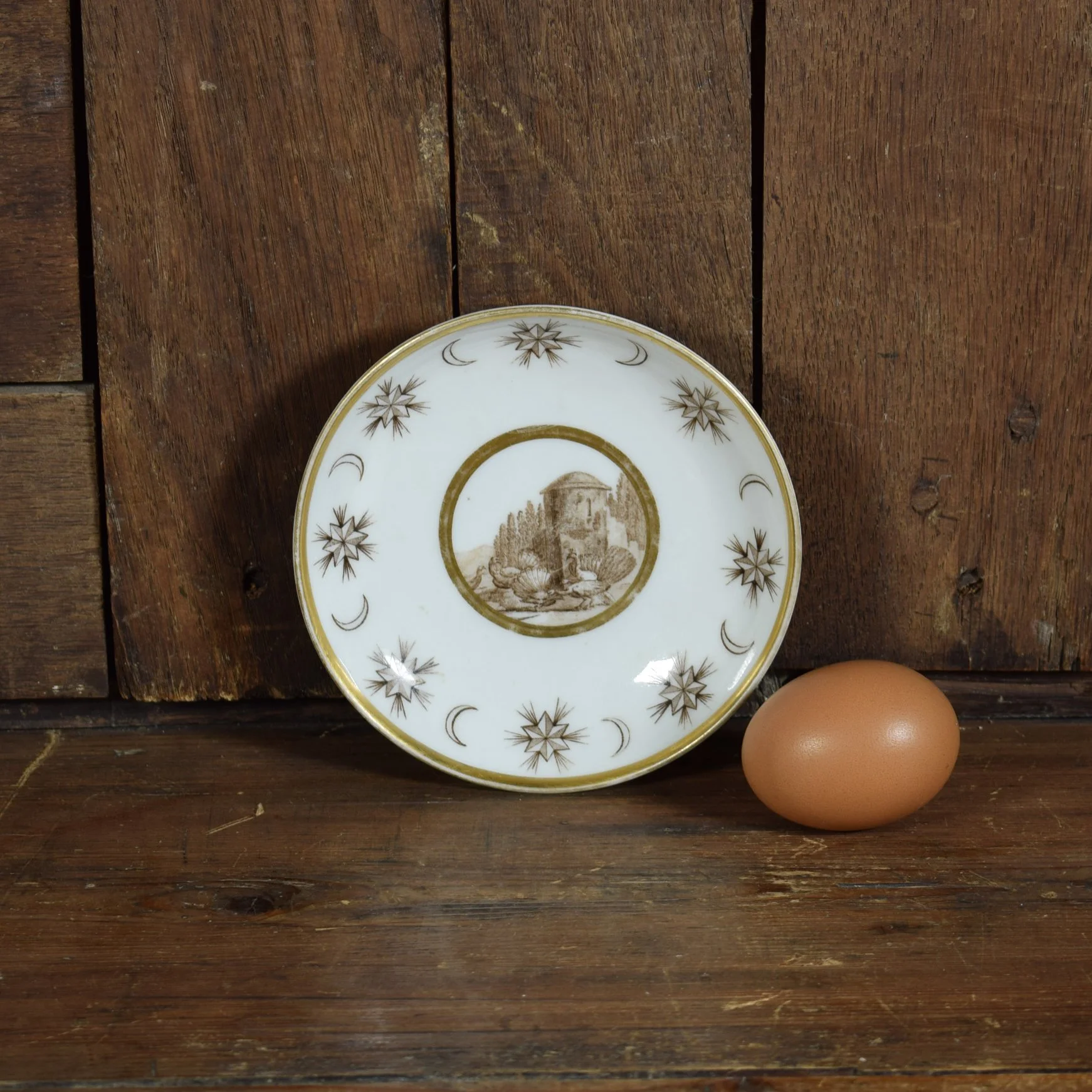 Assiette dorée à motifs de lune 2.jpg