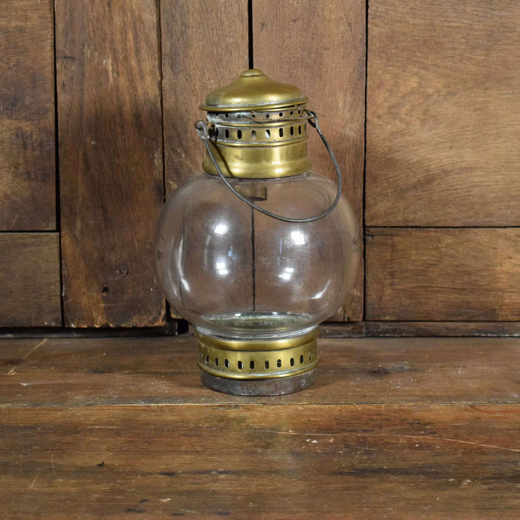 Luminaire globe 1.jpg