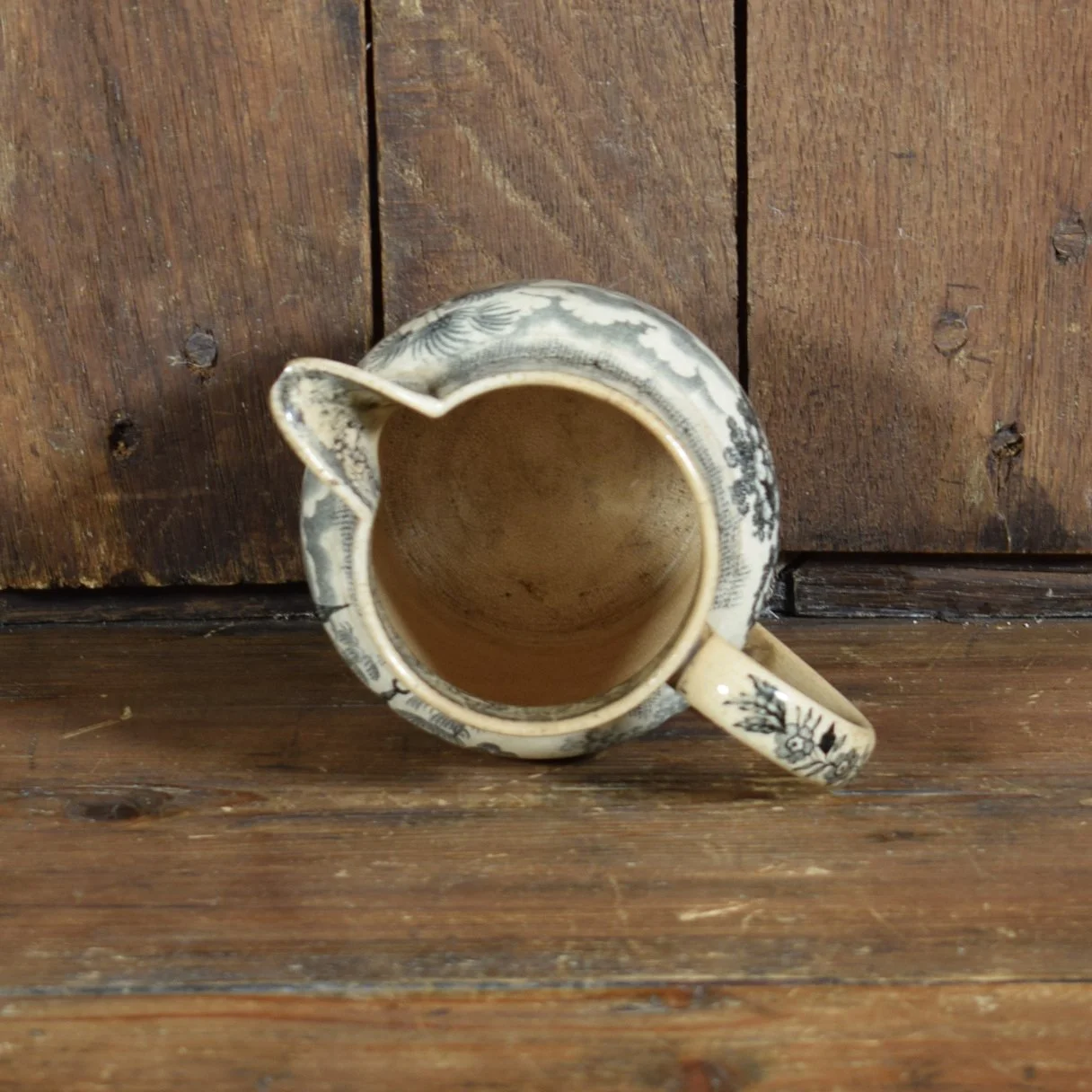 Pichet anglais à motifs noirs 6.jpg