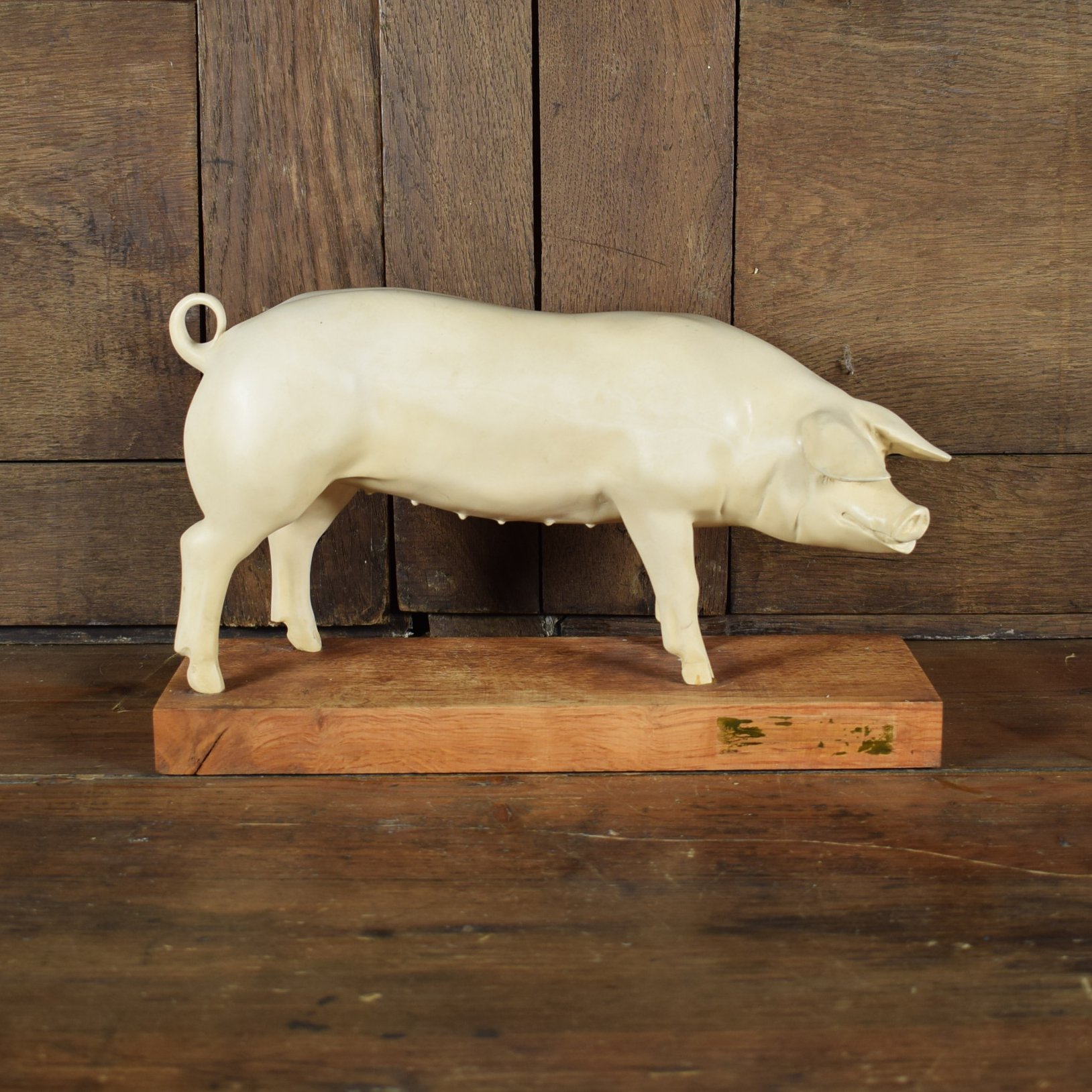 Sculpture de cochon 1.jpg