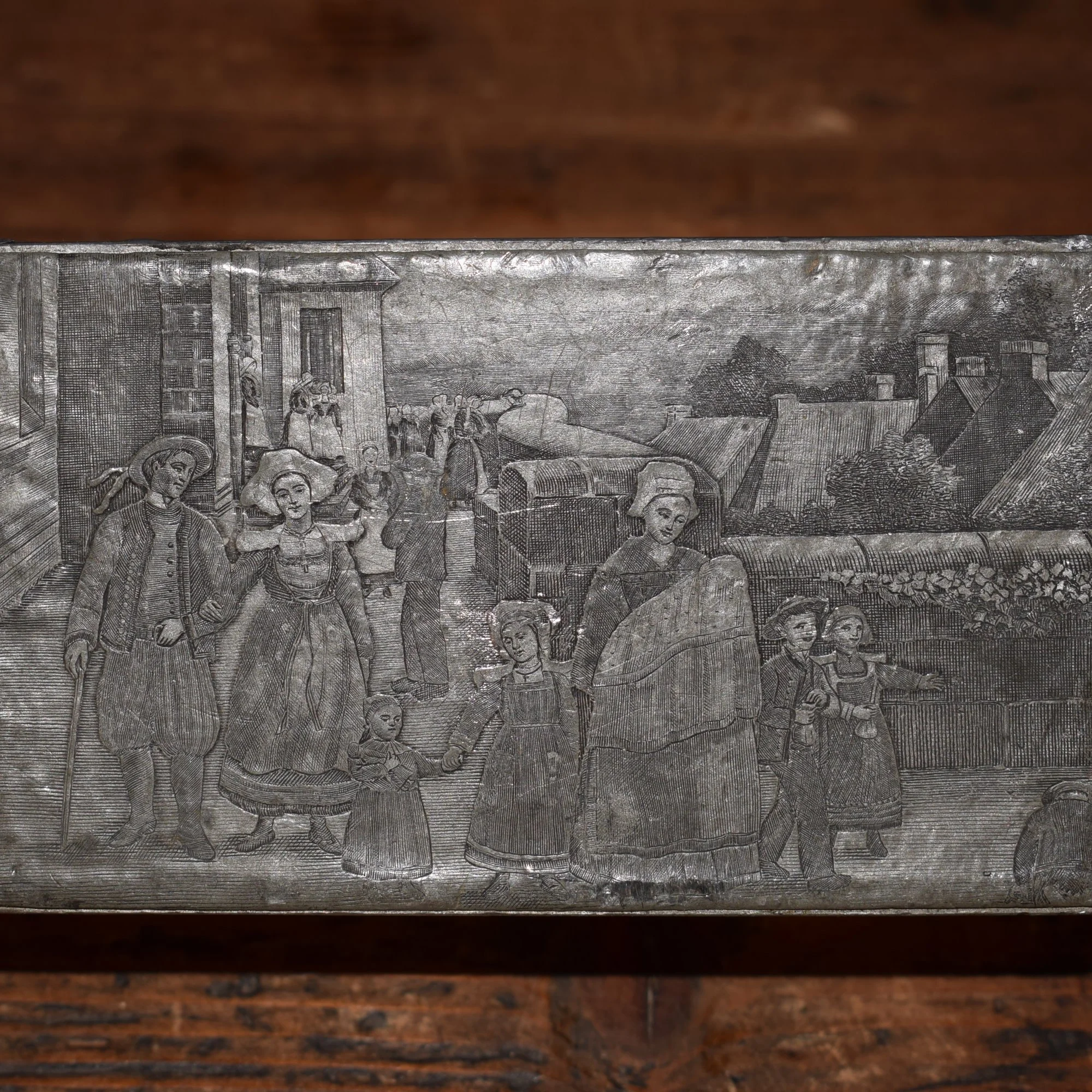 Boite métallique à motifs 3.jpg