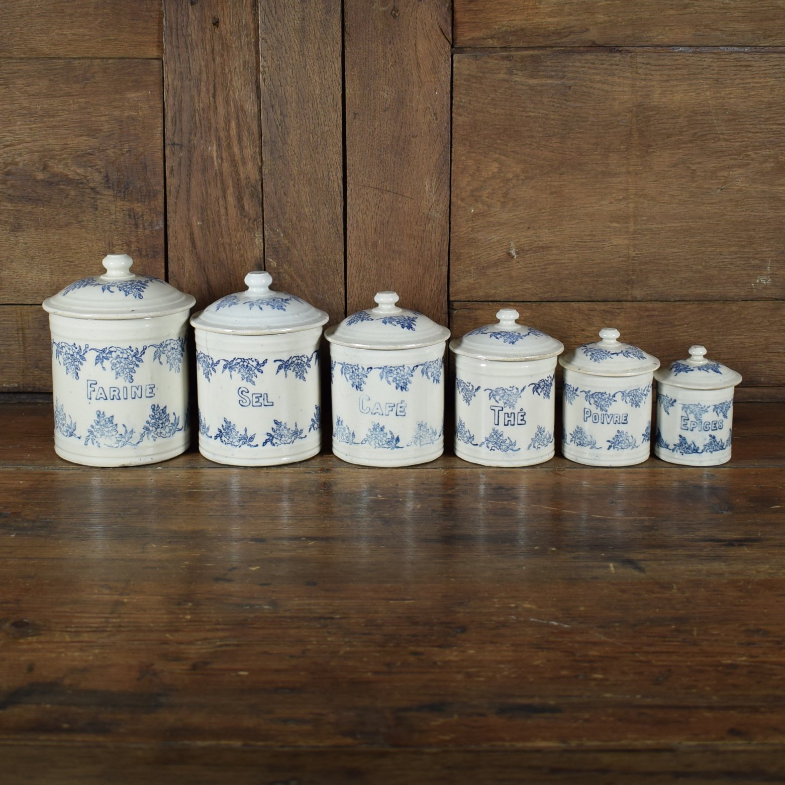 Cinq pots en faïence 3.jpg