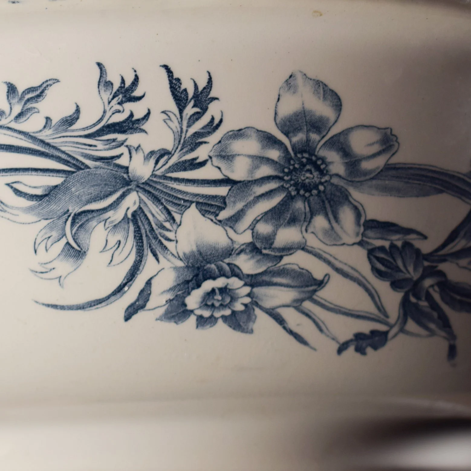 Très grand pot à motifs floraux 5.jpg