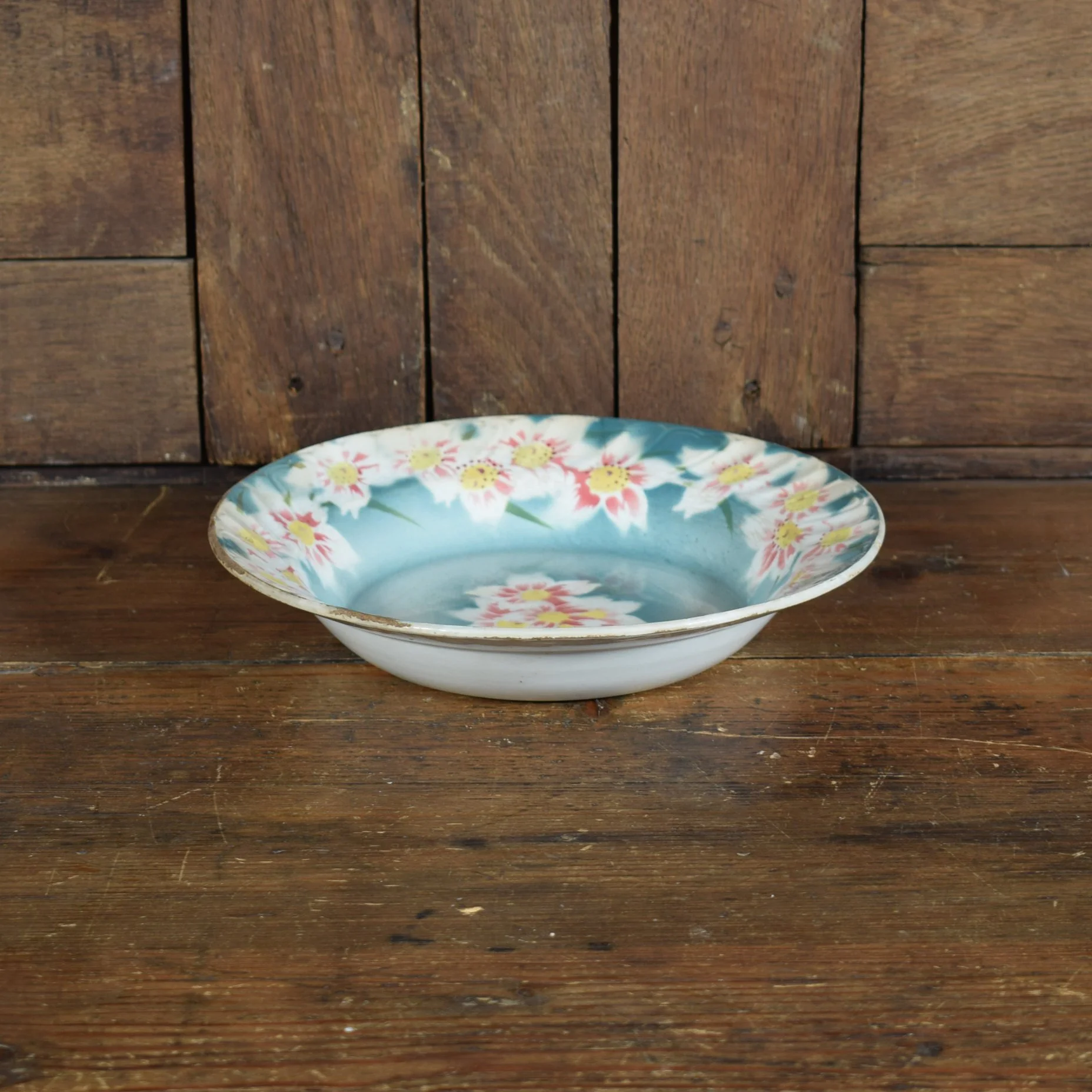 Assiette à motifs bleus et roses 4.jpg