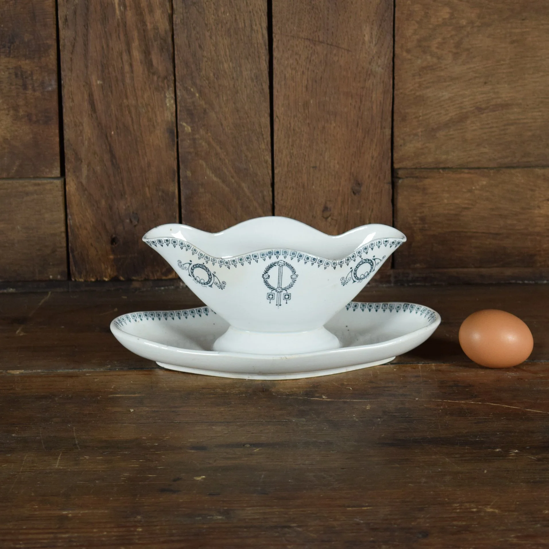 Saucière écusson 2.jpg