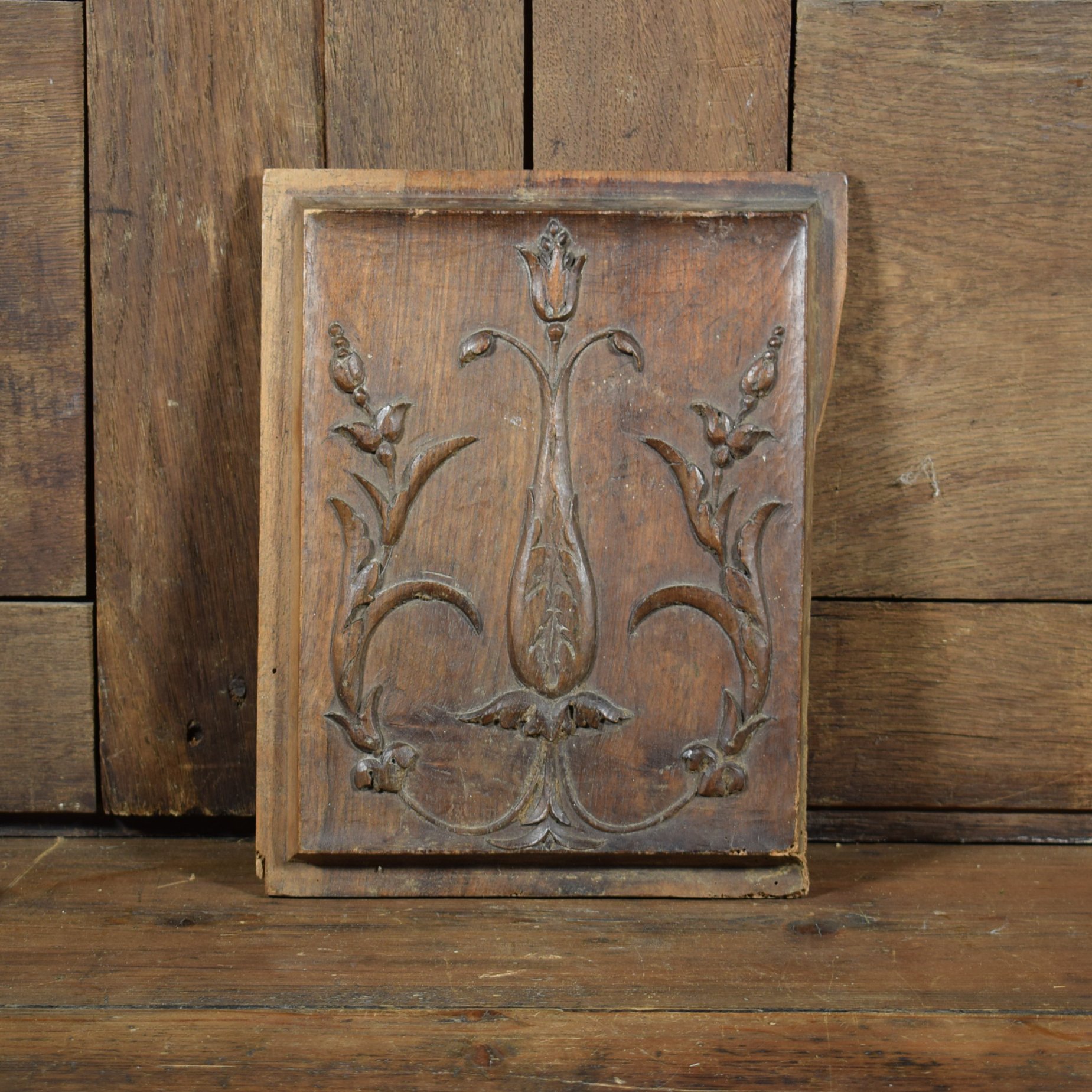 Planche en bois sculpté 1.jpg