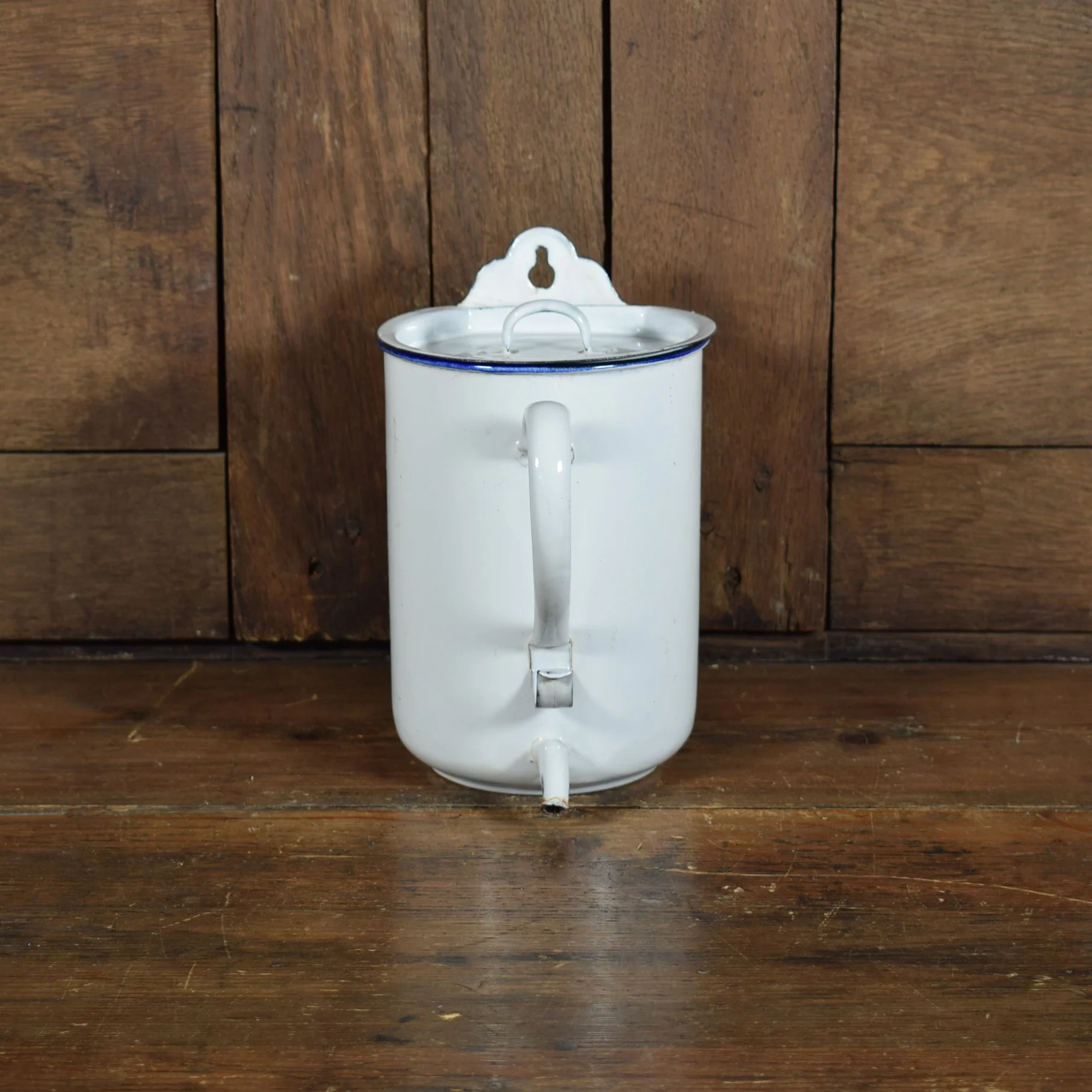 Pot à lavement avec couvercle 1.jpg