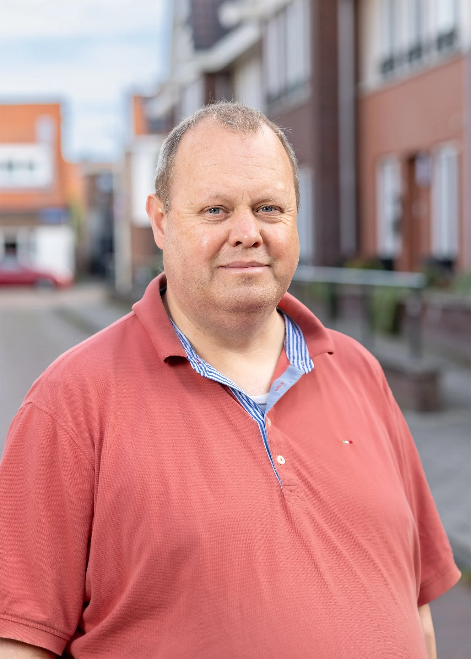 Portret van Reinder in de straat