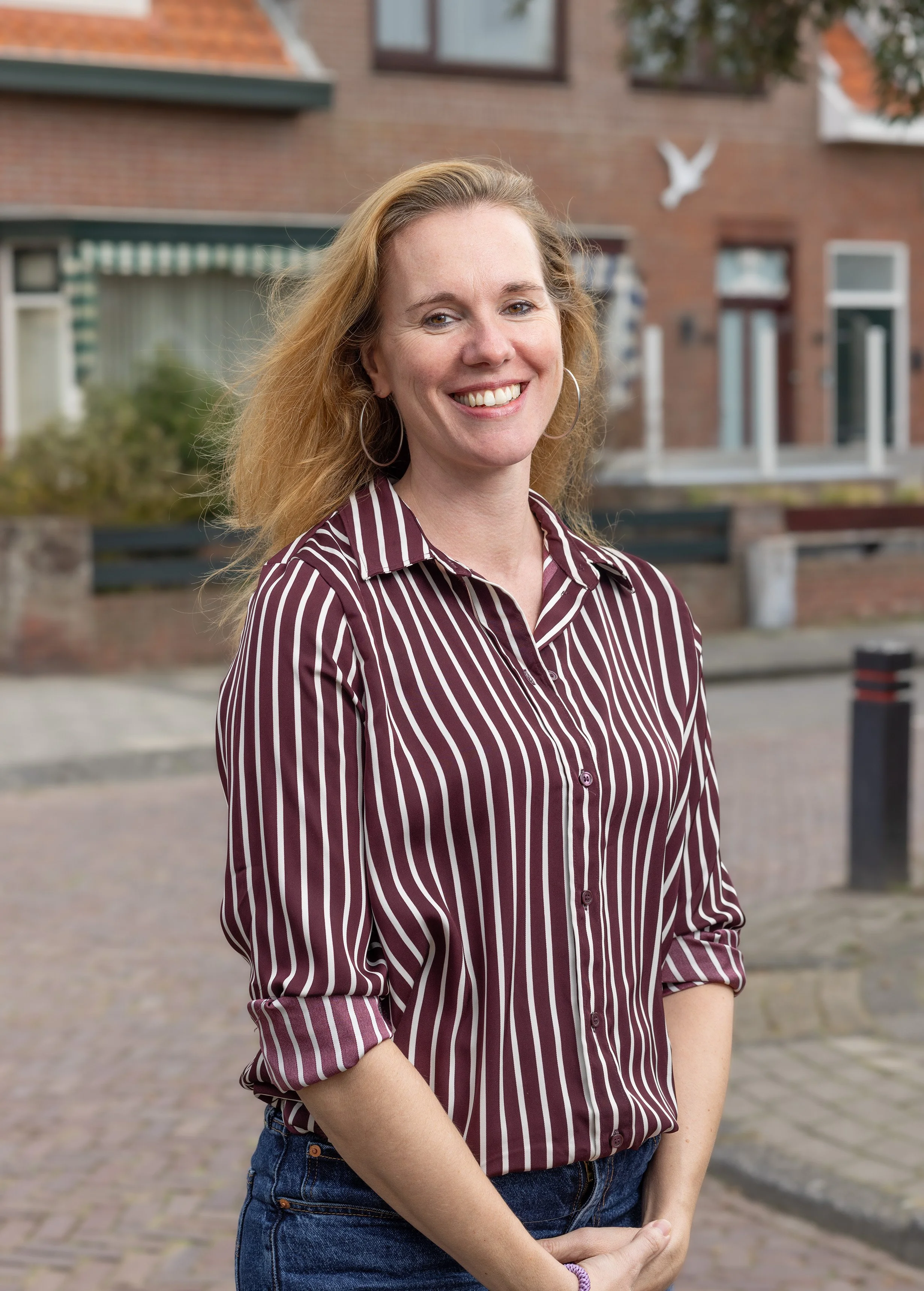 Portret van Nieke Hoogstad in de straat