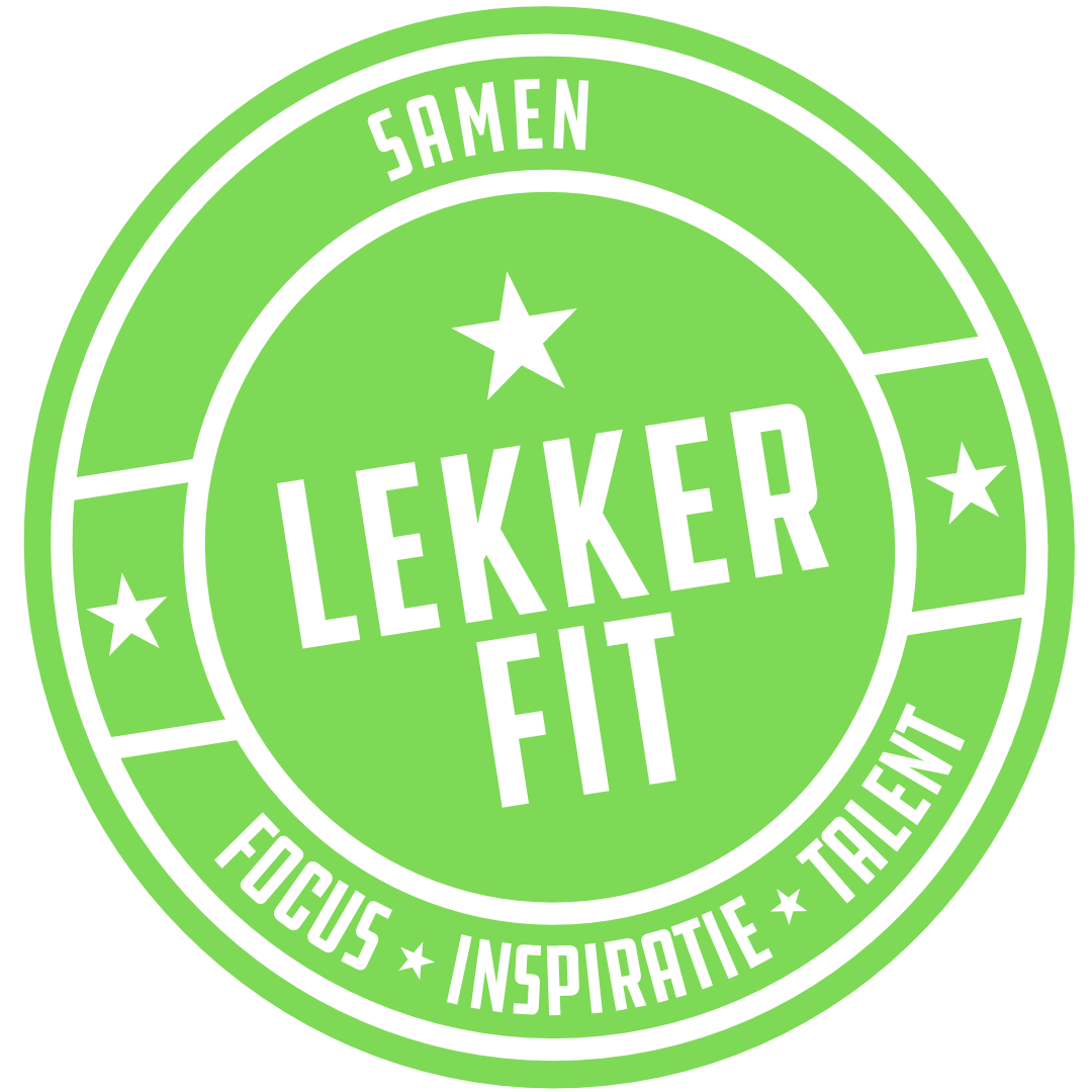 Groene ronde badge met de tekst 'Lekker Fit', 'Samen', 'Focus', 'Inspireer' en 'Talenten'.