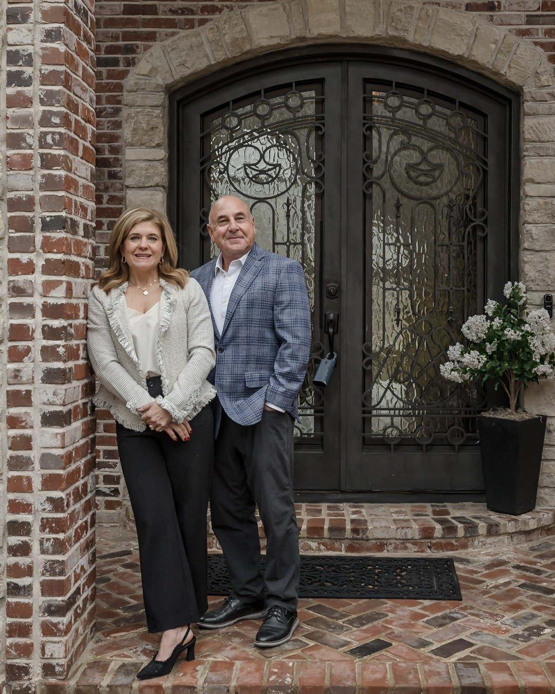 We are deeply honored every time a seller chooses us.

Trusting our marketing plan. Believing in our vision. Allowing us to guide the process &mdash; that&rsquo;s never something we take lightly.

After more than a decade in real estate, we still do 