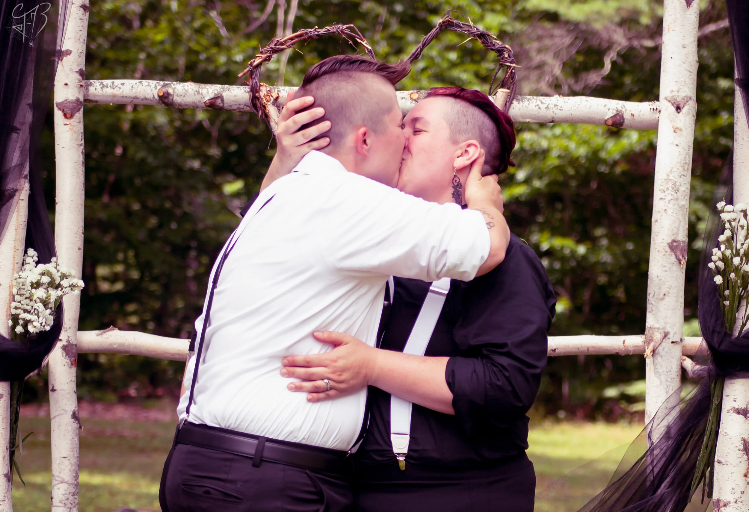 Kiss (Water Mark).jpg