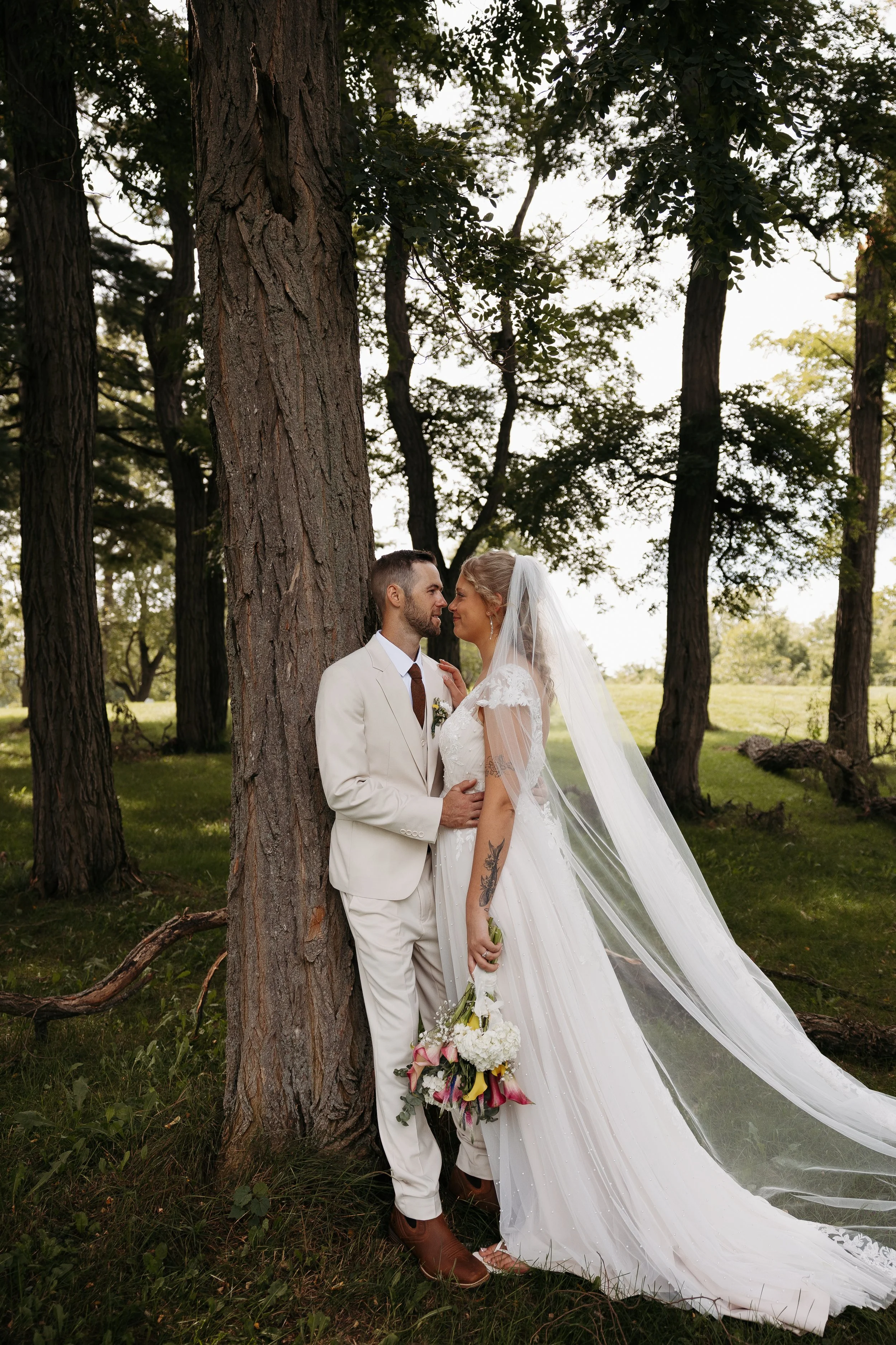 Julia & Levi - Sneak Peeks-03.jpg