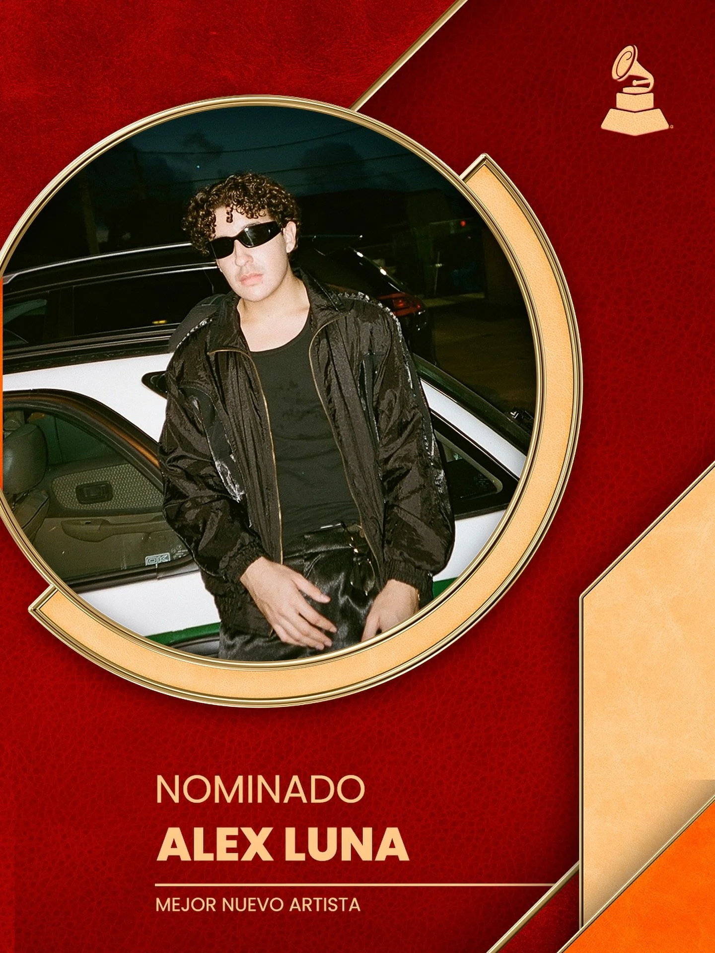 Alex Luna celebra su primera nominaci&oacute;n a los Latin GRAMMYs&reg;

El joven cantautor y productor mexicano fue reconocido en la categor&iacute;a Mejor Nuevo Artista, una de las m&aacute;s importantes de la ceremonia.

Su &aacute;lbum debut FUTU