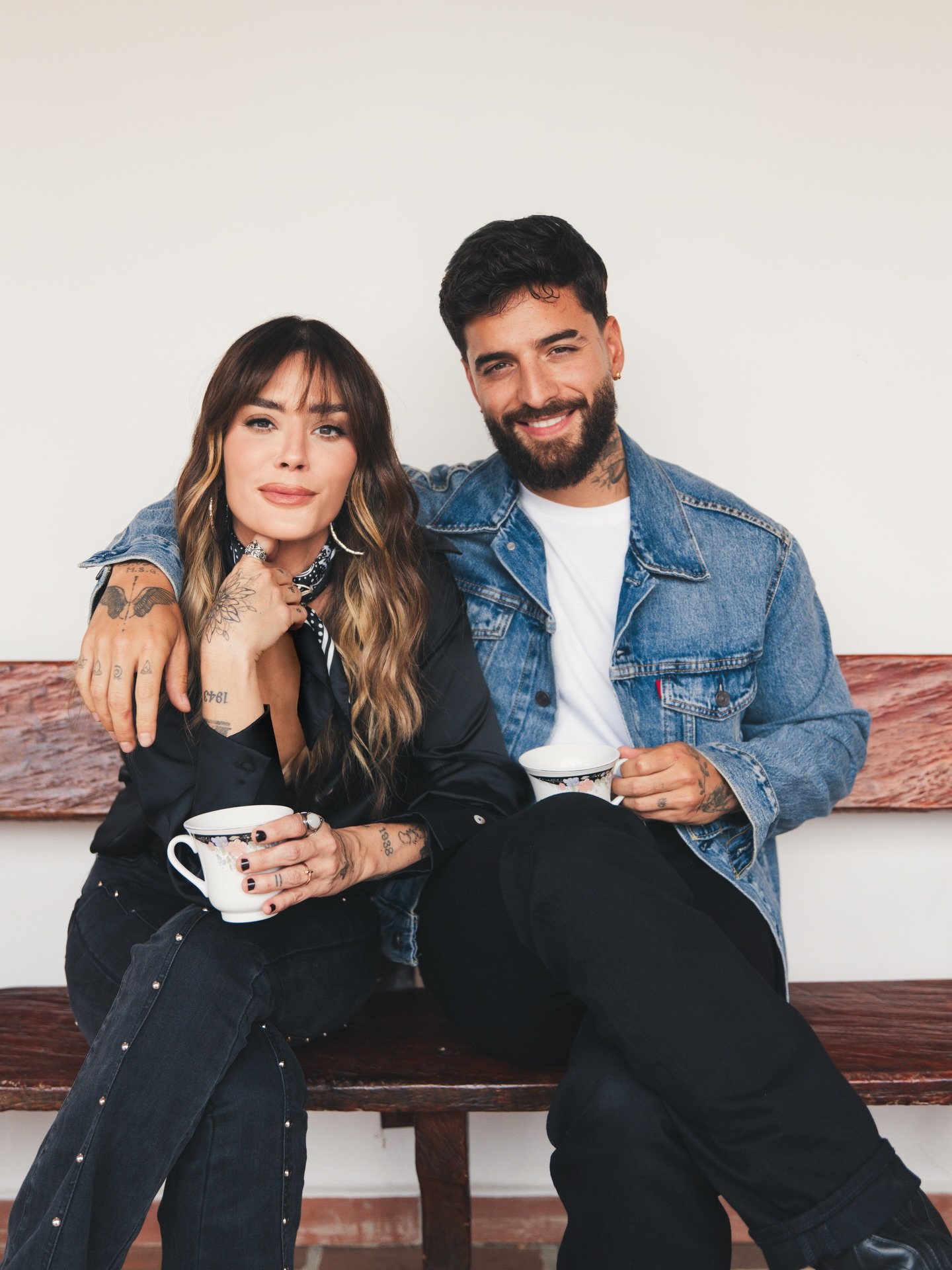 1+1 = pura qu&iacute;mica.

Maluma y Kany Garc&iacute;a se unen en una salsa rom&aacute;ntica que celebra el amor sin culpas, sin f&oacute;rmulas complicadas y con mucho sabor.

Colombia + Puerto Rico.
Pasi&oacute;n + conexi&oacute;n real.
M&uacute;s