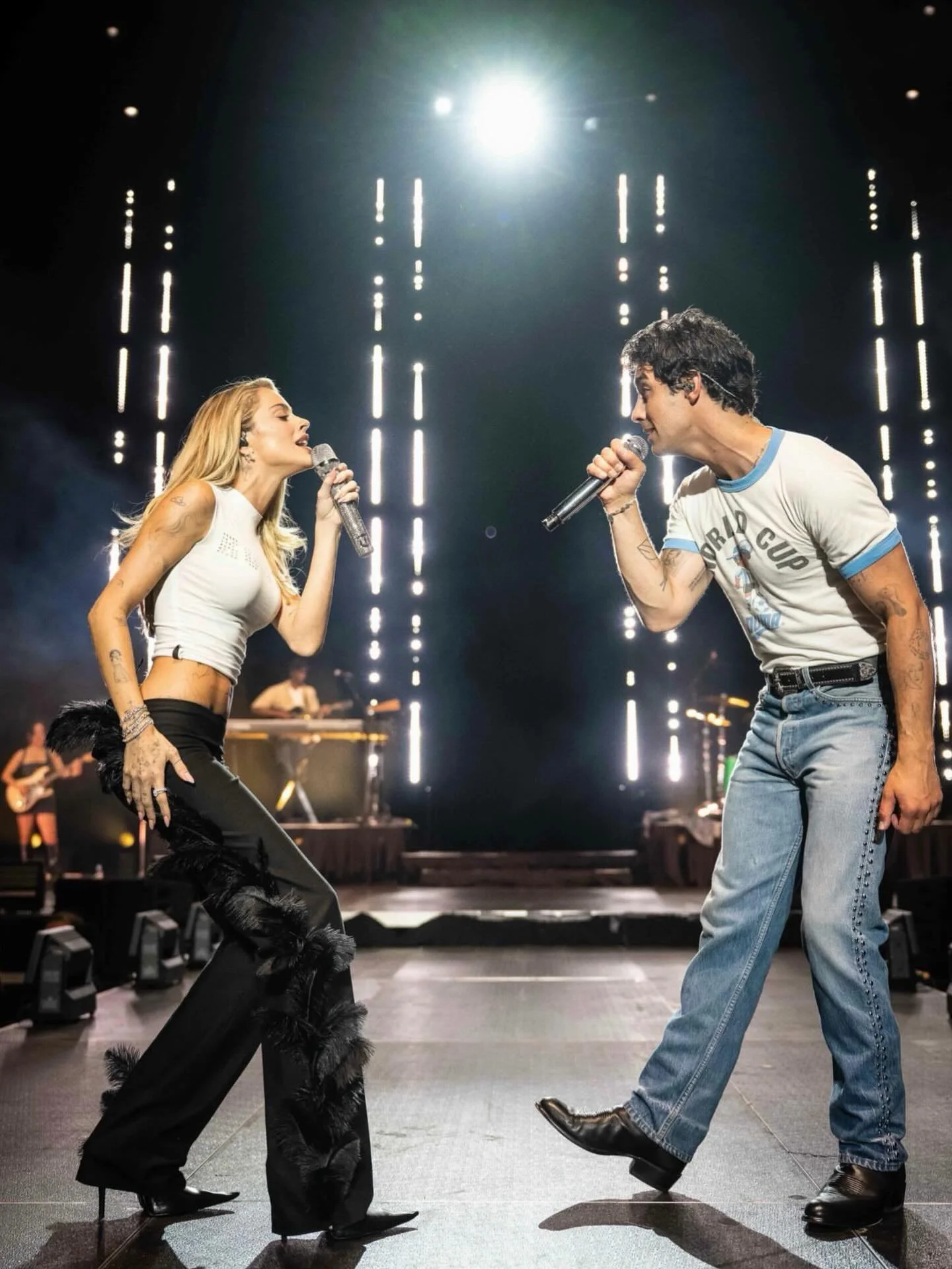 @tinistoessel cumpli&oacute; un sue&ntilde;o anoche al subir al escenario junto a @jonasbrothers en Argentina 🇦🇷  
&ldquo;Mi ni&ntilde;a interior no s&eacute; si alg&uacute;n d&iacute;a entender&aacute; lo que pas&oacute; anoche&rdquo;, comparti&oa