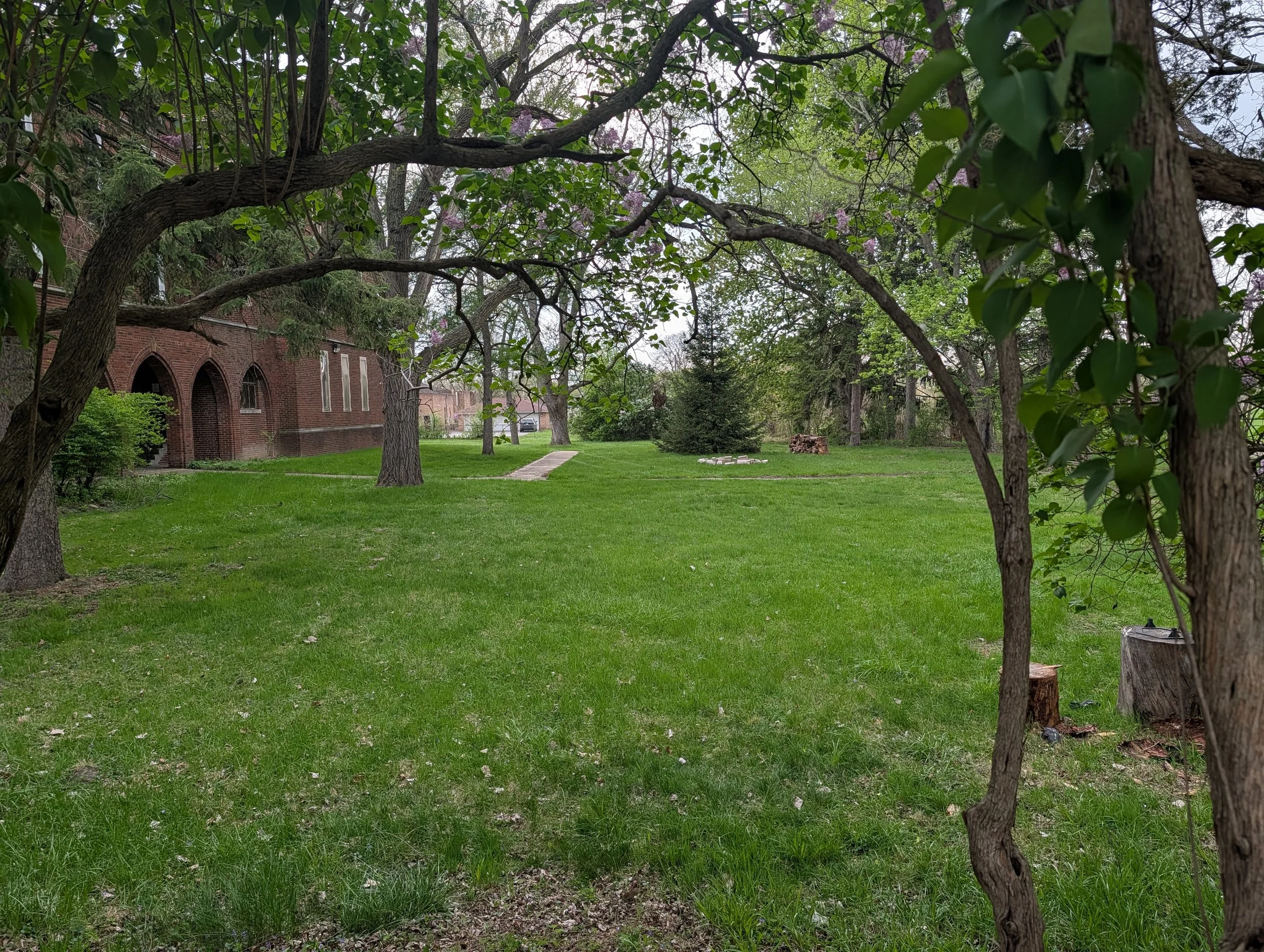 Side view of the courtyard