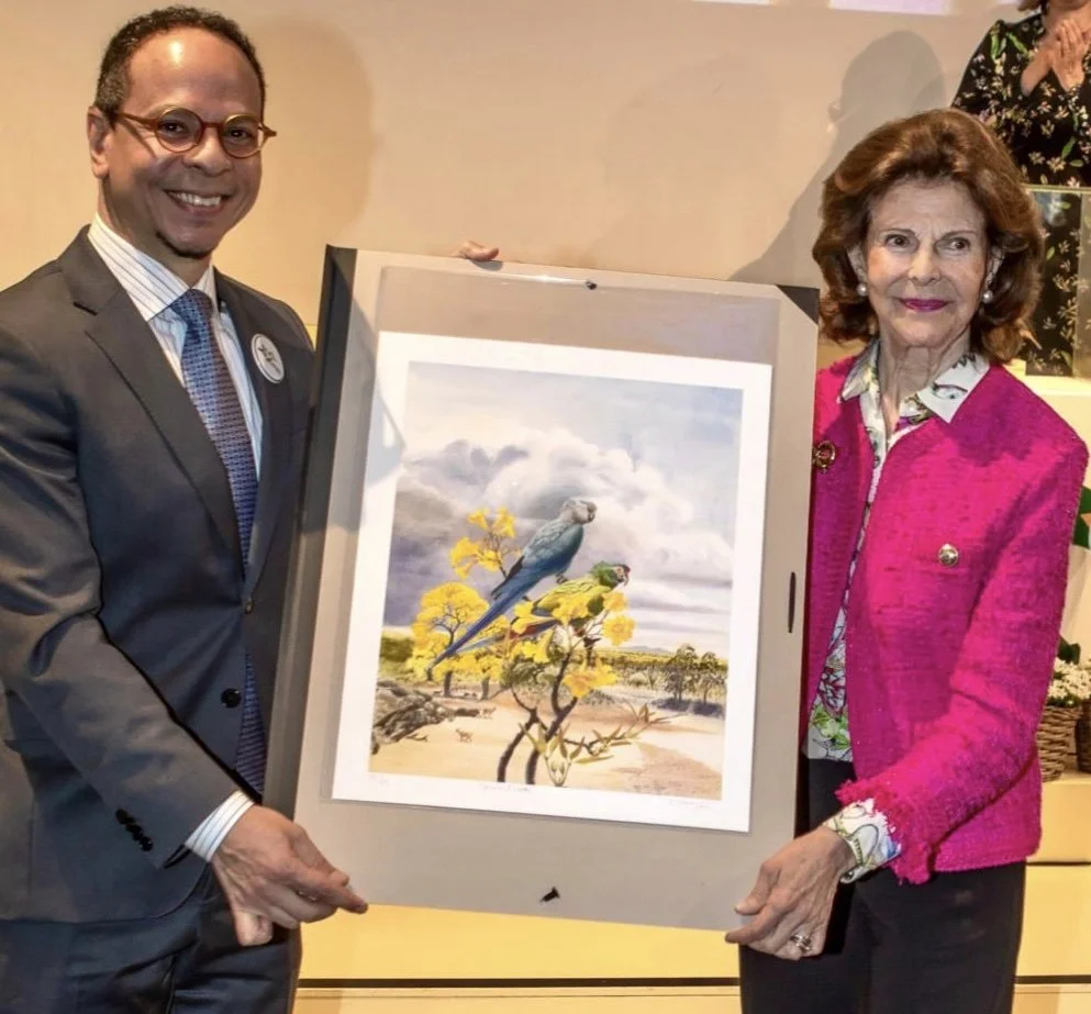 JENEVORA'S GIFT TO THE QUEEN OF SWEDEN AT THE NATURAL HISTORY MUSEUM 