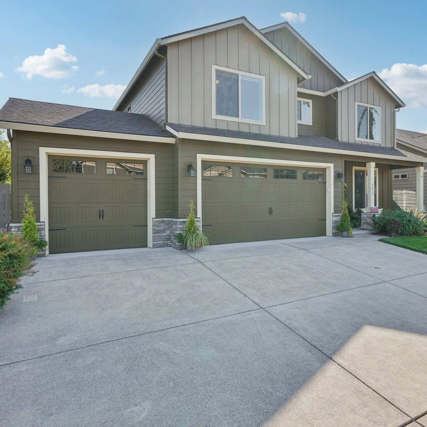 ☀️ Dreaming of sunny days and the perfect backyard to enjoy them in?

Come tour this Barberton Beauty at our Open House this Sunday, October 26th from 2&ndash;4 PM! 🏡

Located in one of Vancouver&rsquo;s most desirable neighborhoods, this 4-bedroom,