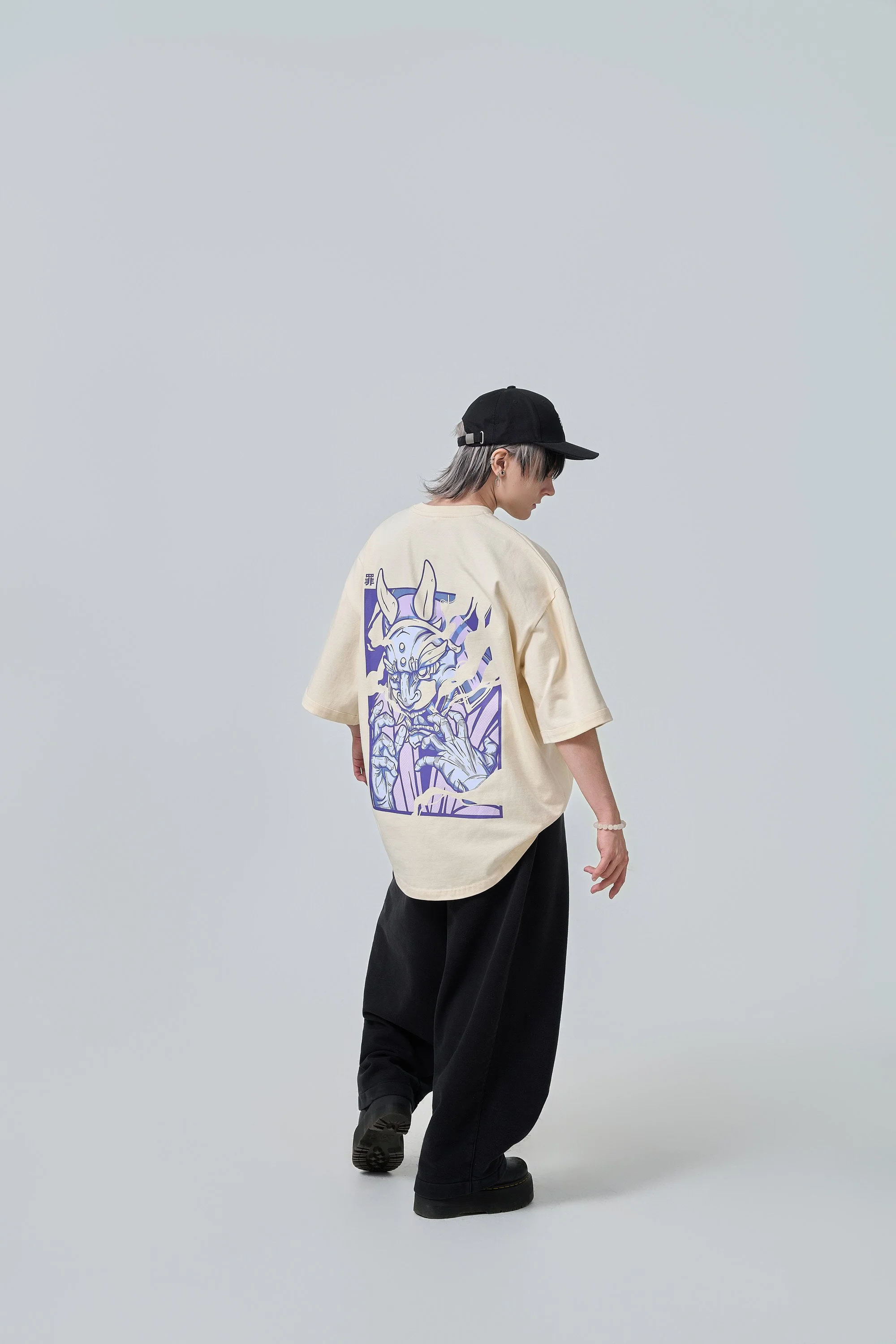 tsumi-tshirt-beige-back_fullbody_rosemary-gosselin-styling.jpg.jpg