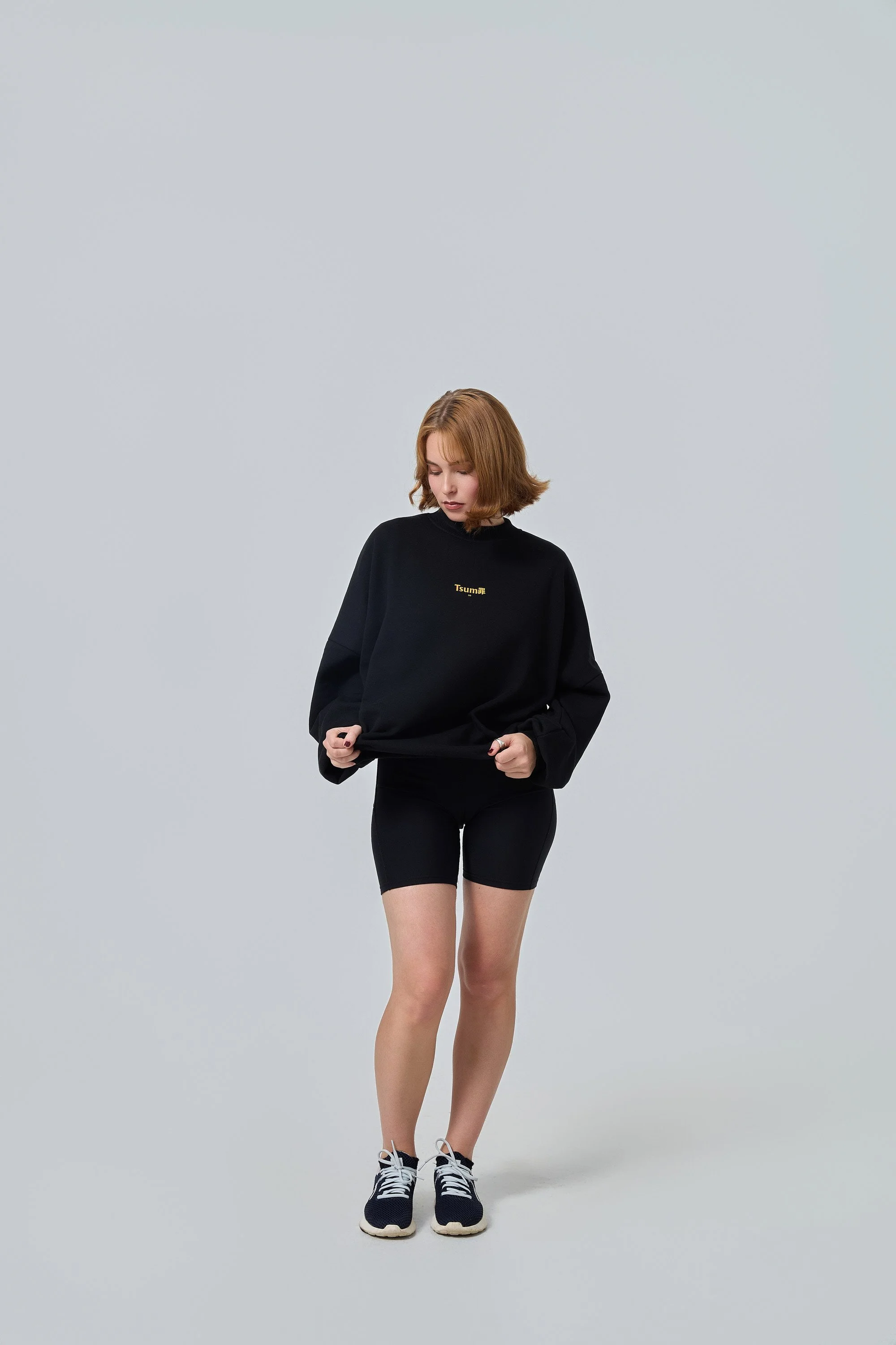 tsumi-sweatshirt-black-front_fullbody-2_styling-rosemary-gosselin.jpg.jpg