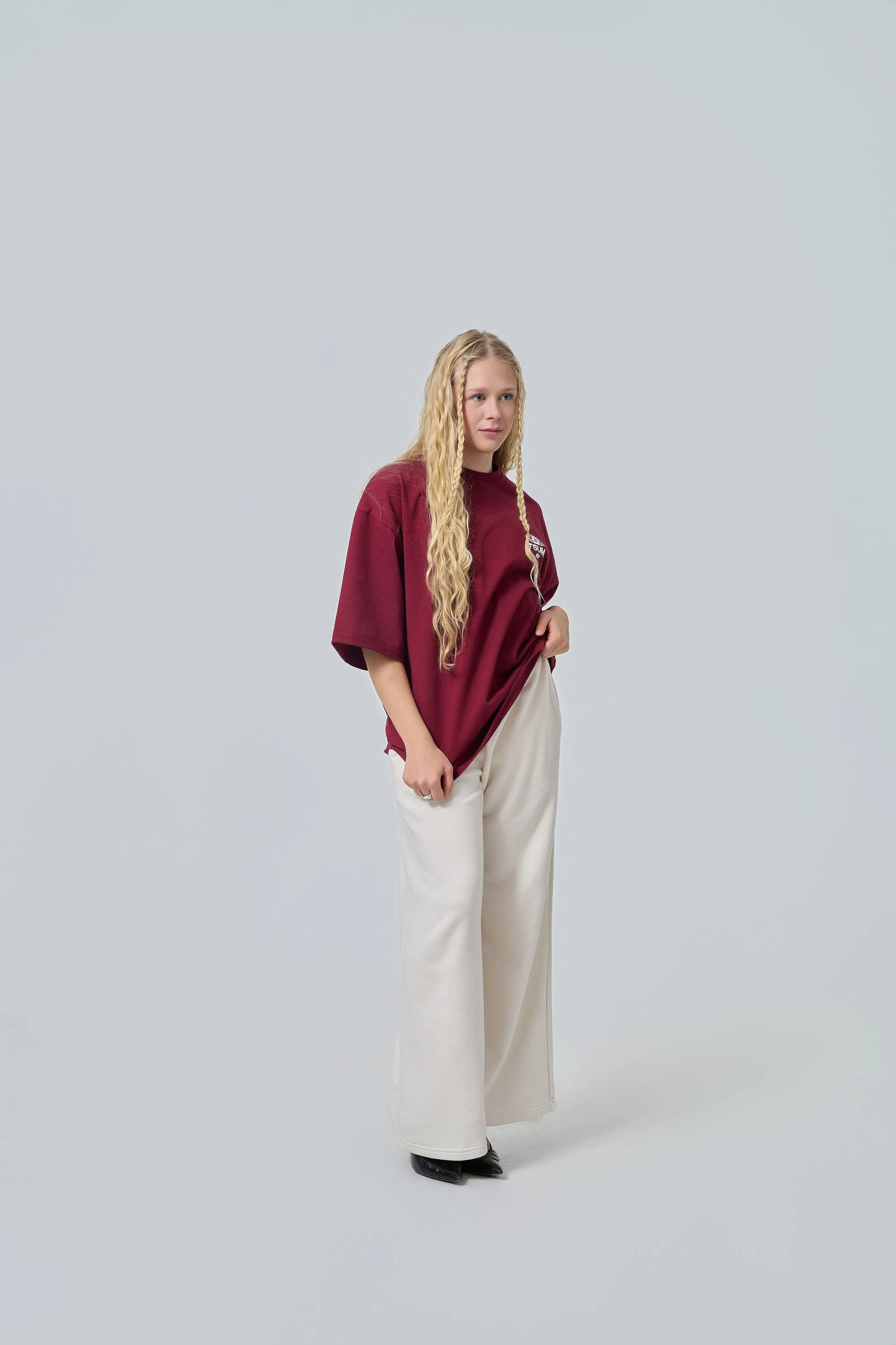 tsumi-tshirt-burgundy-front_fullbody_rosemary-gosselin-styling.jpg.jpg