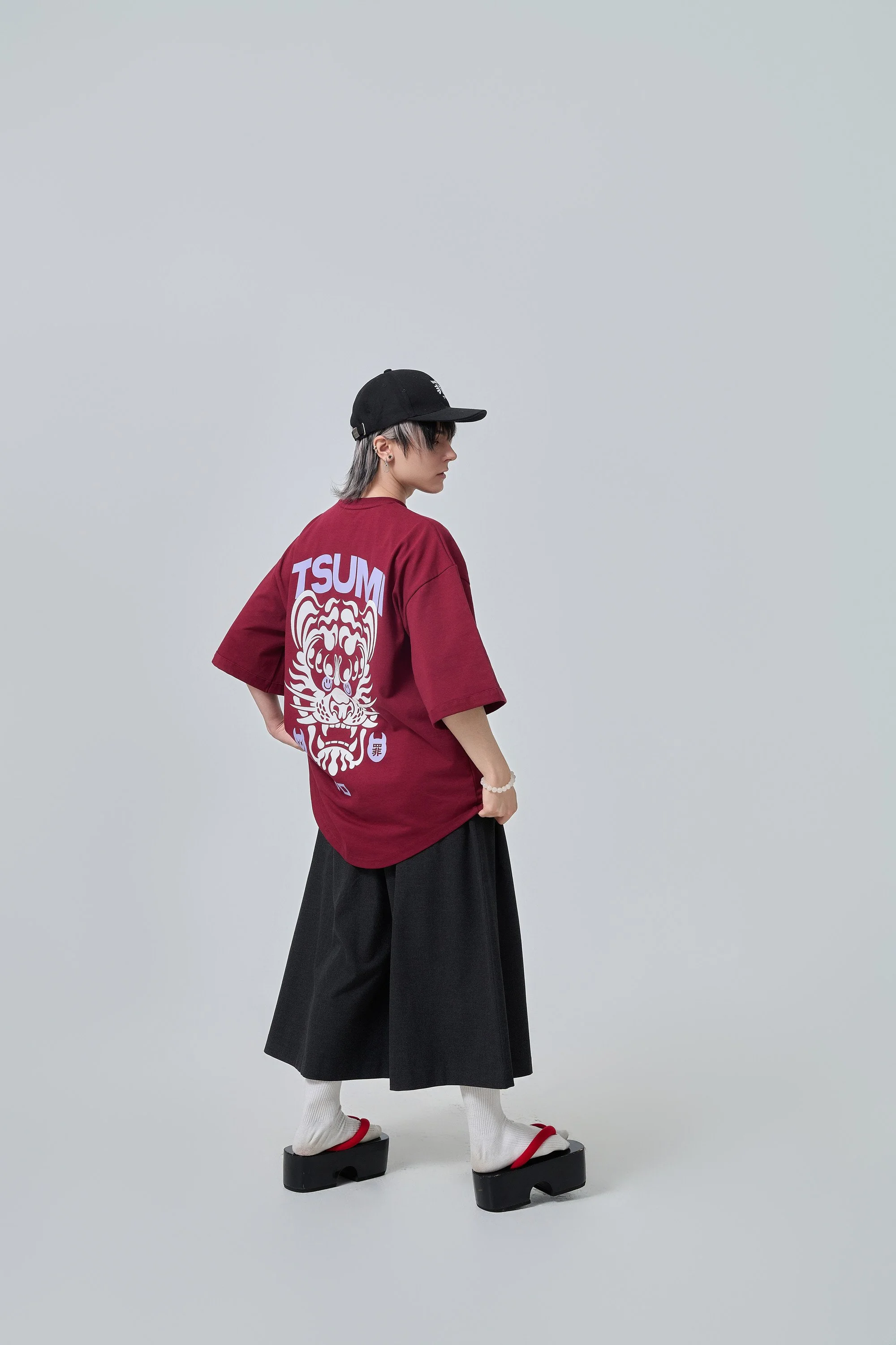 tsumi-tshirt-burgundy-34side_fullbody_styling-rosemary-gosselin.jpg.jpg