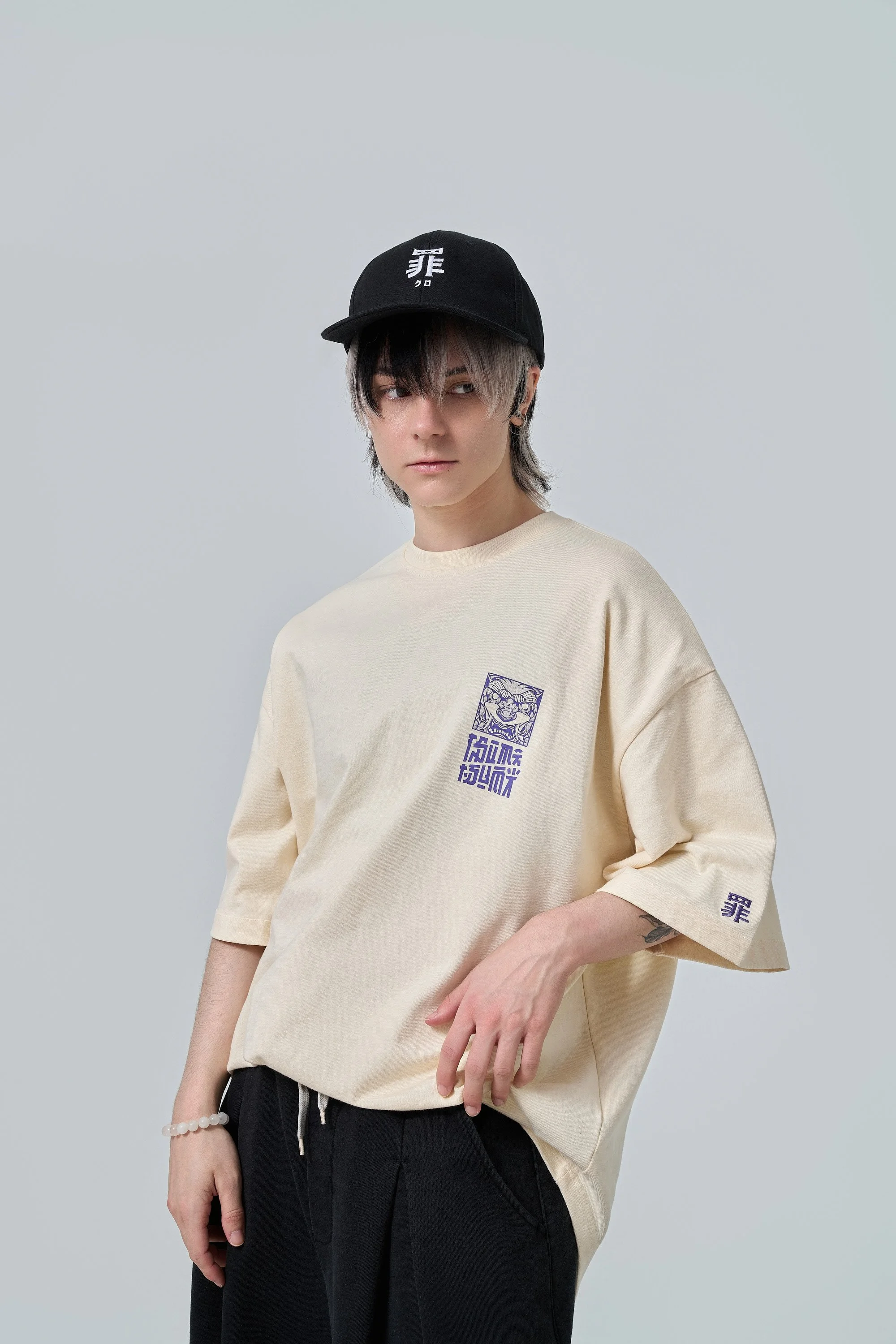 tsumi-tshirt-beige-front_halfbody_rosemary-gosselin-styling.jpg.jpg
