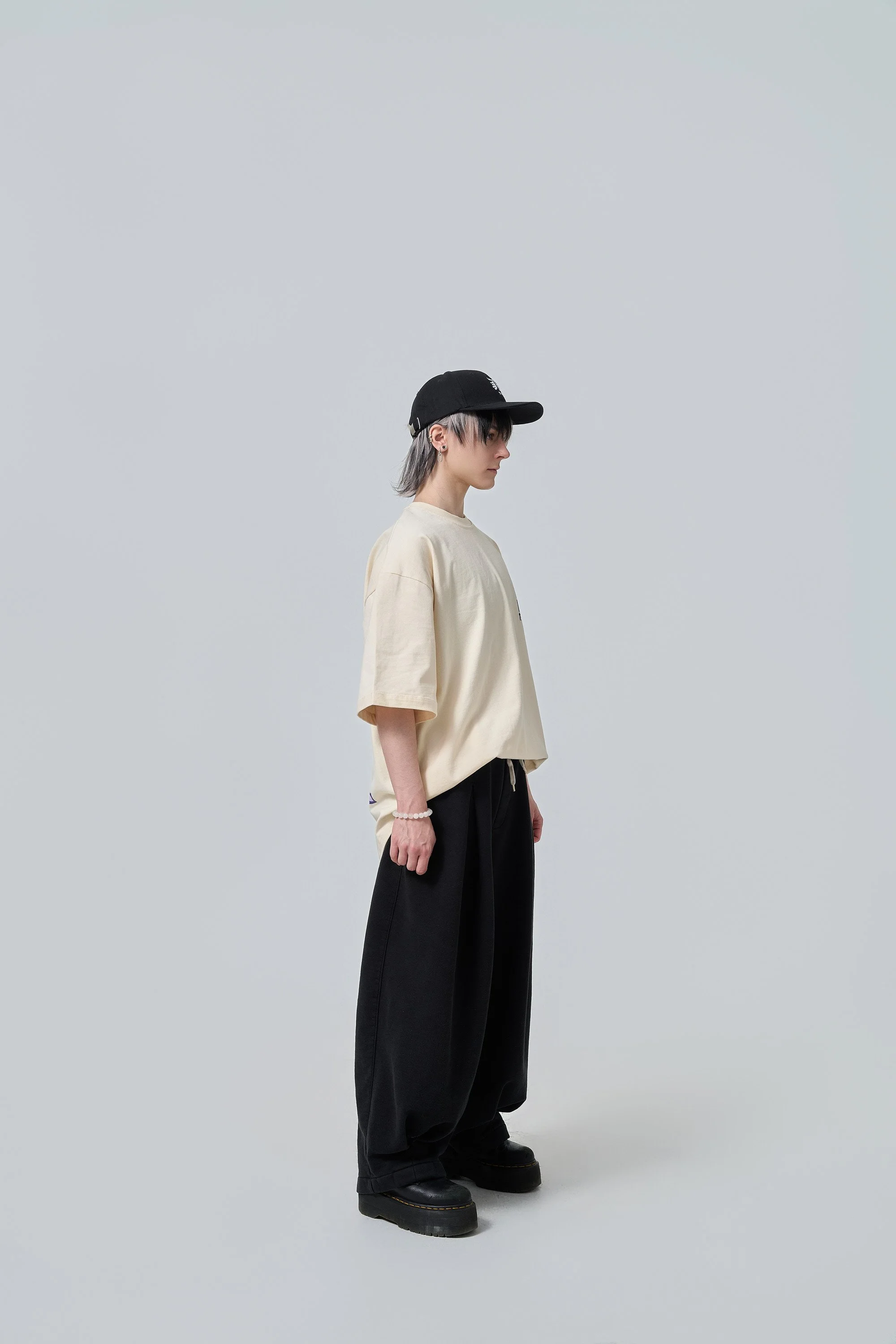 tsumi-tshirt-beige-front_fullbody_rosemary-gosselin-styling.jpg.jpg