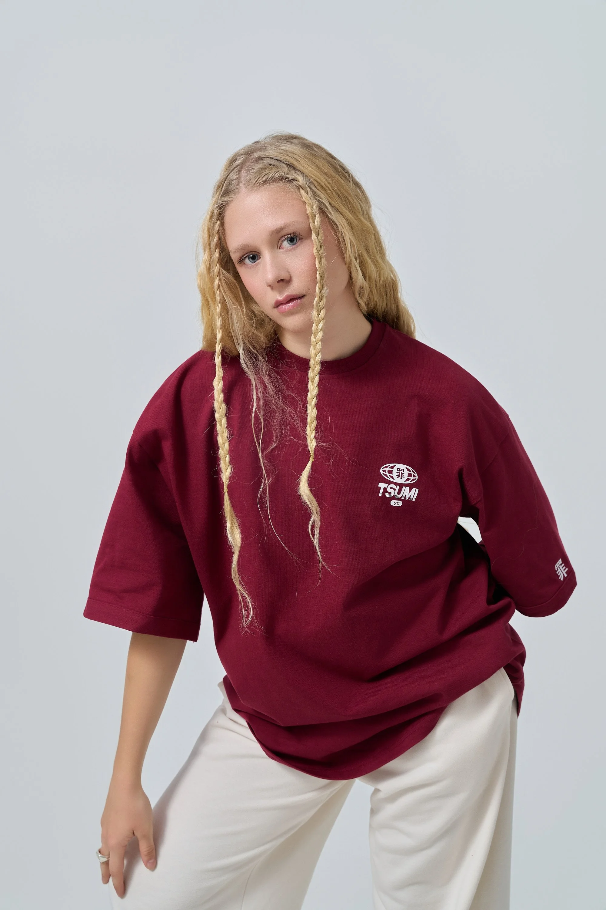 tsumi-tshirt-burgundy-front_halfbody_rosemary-gosselin-styling.jpg.jpg