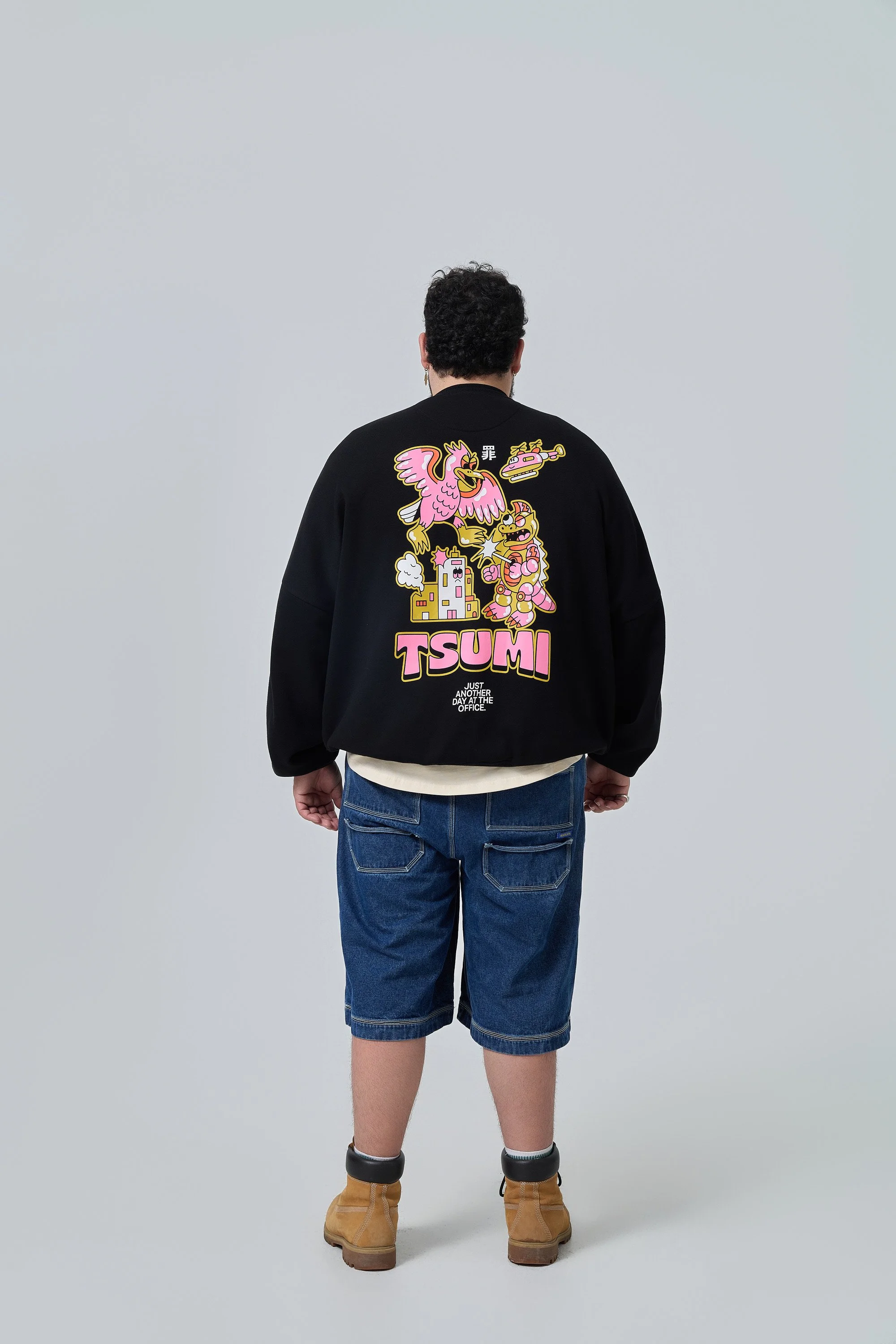 tsumi-sweatshirt-black-back_fullbody_styling-rosemary-gosselin.jpg.jpg