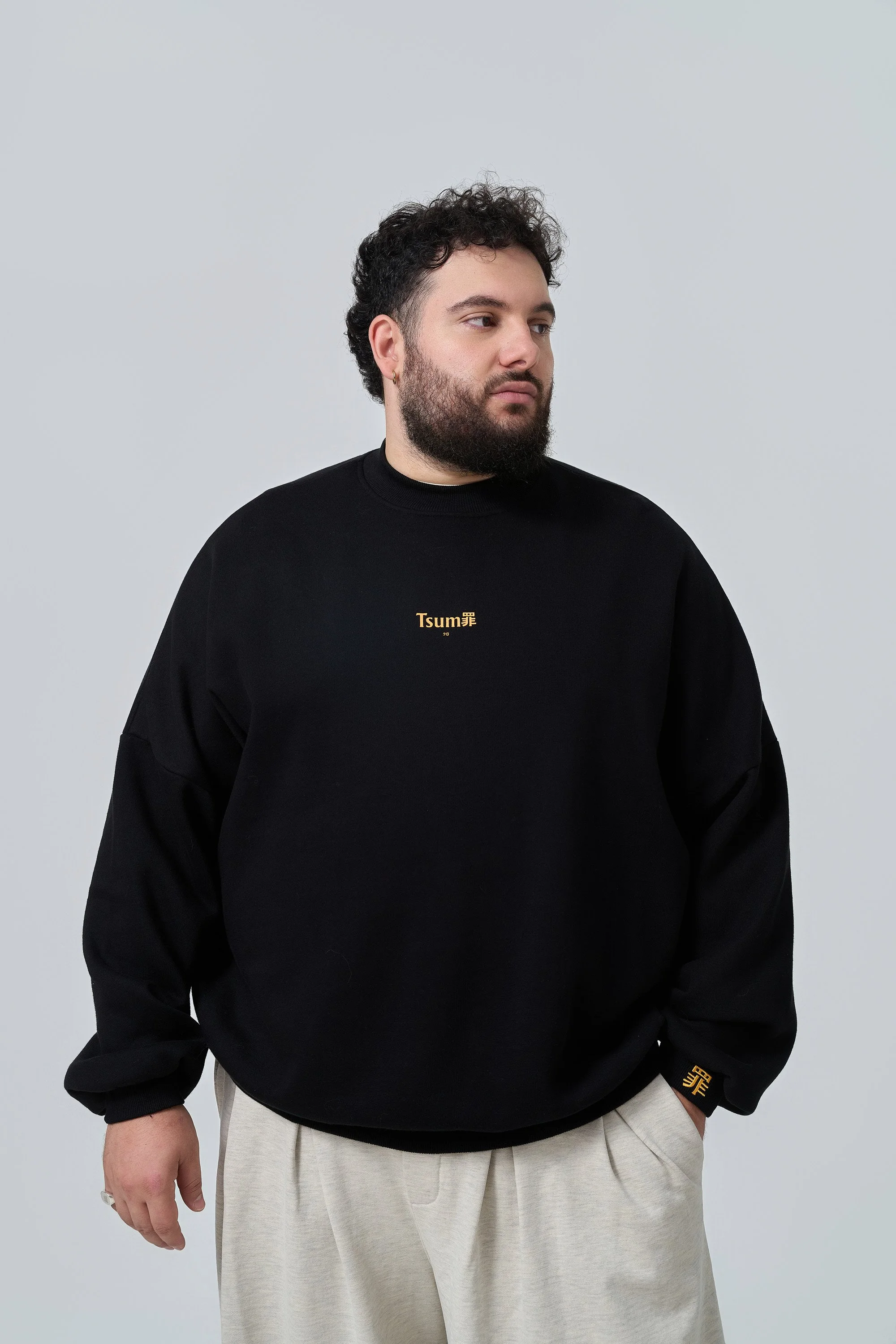 tsumi-sweatshirt-black-front_midframe_styling-rosemary-gosselin.jpg.jpg