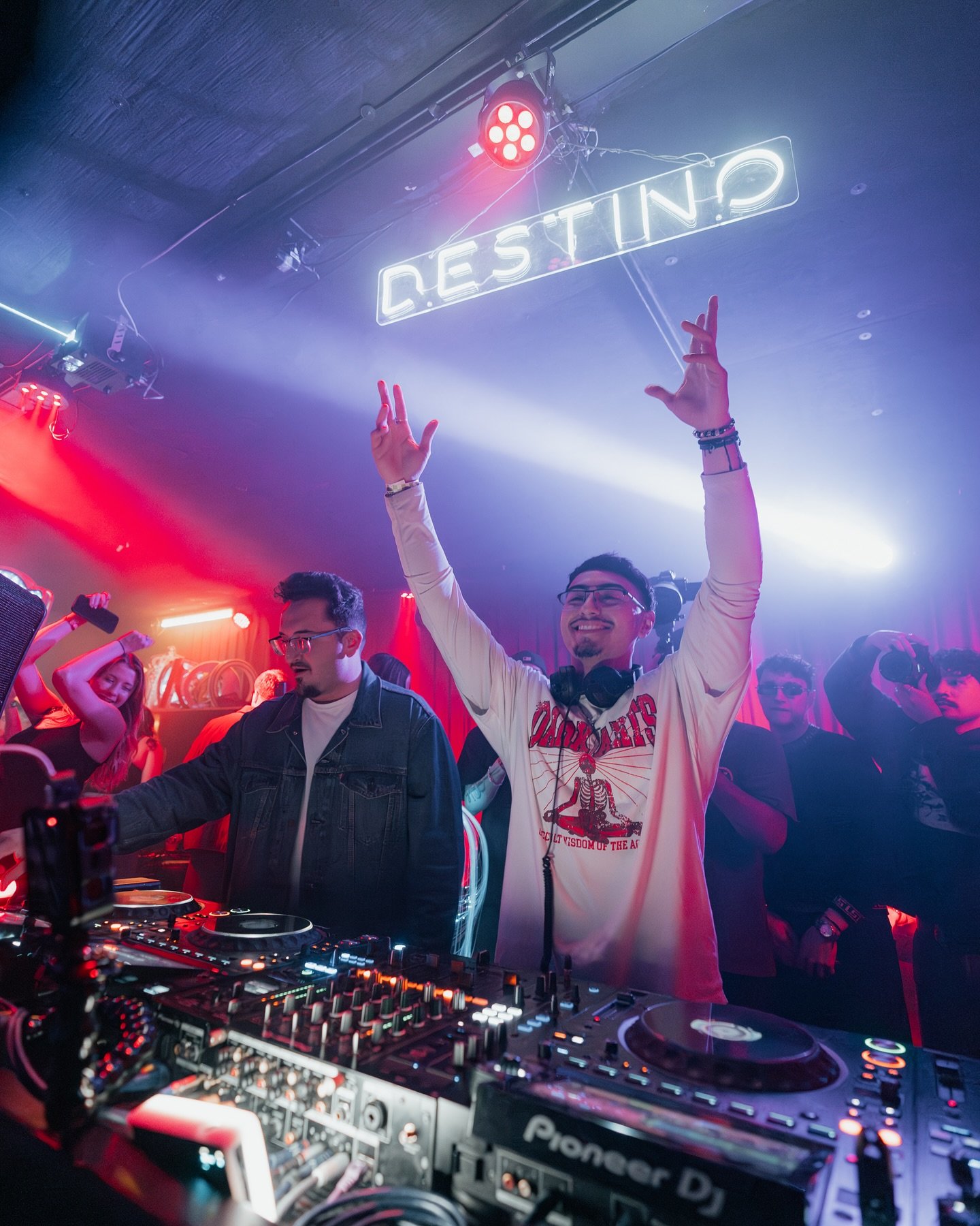 Ain&rsquo;t no party, like a&hellip;

🪩🖤🫦

Huge thanks to the @1015sf family for making last Friday so amazing. We truly appreciate the support and hospitality in such an unforgettable night. Till next time

📸: @vizlos.media