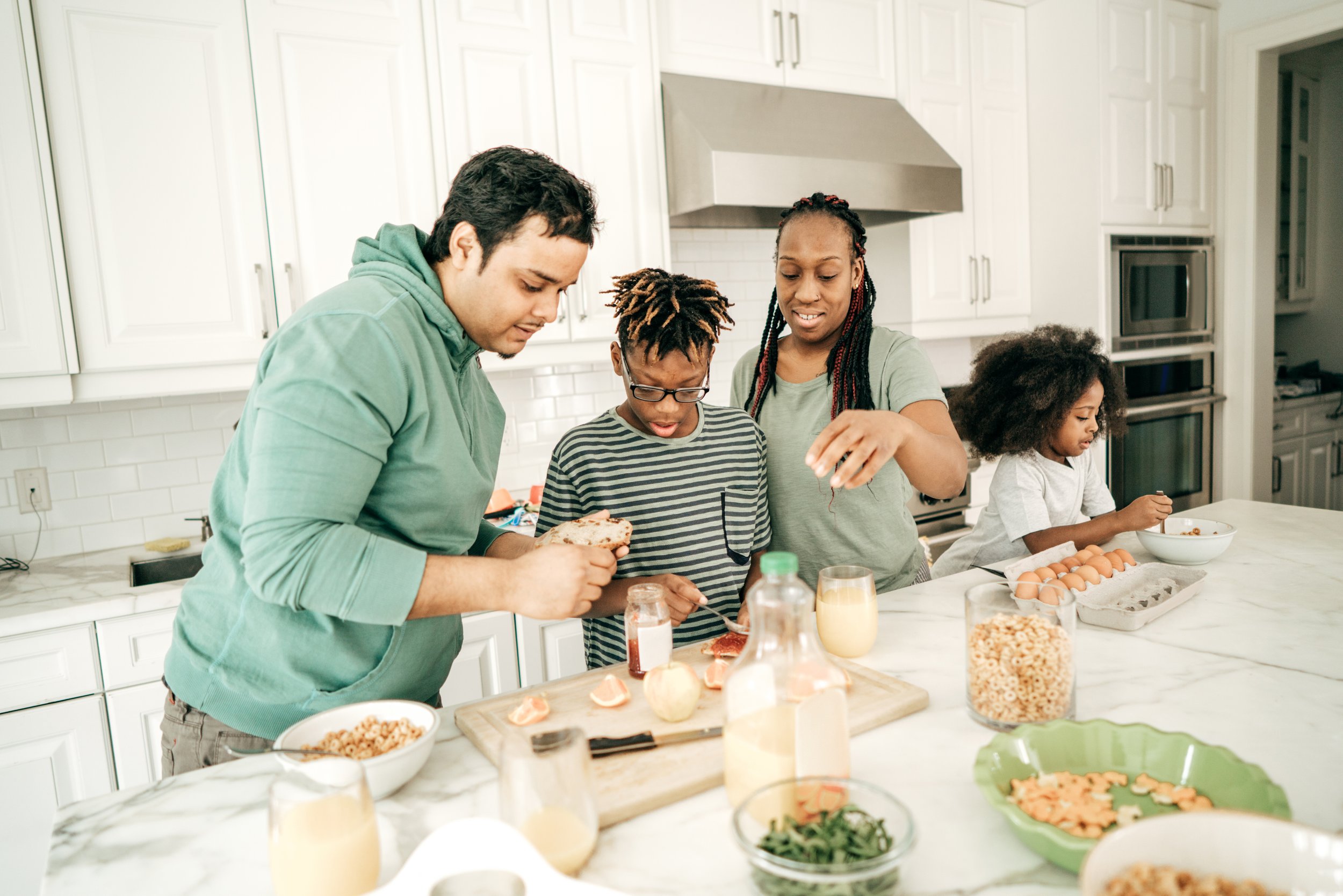 Gentle Mealtime Strategies for Neurodivergent Children