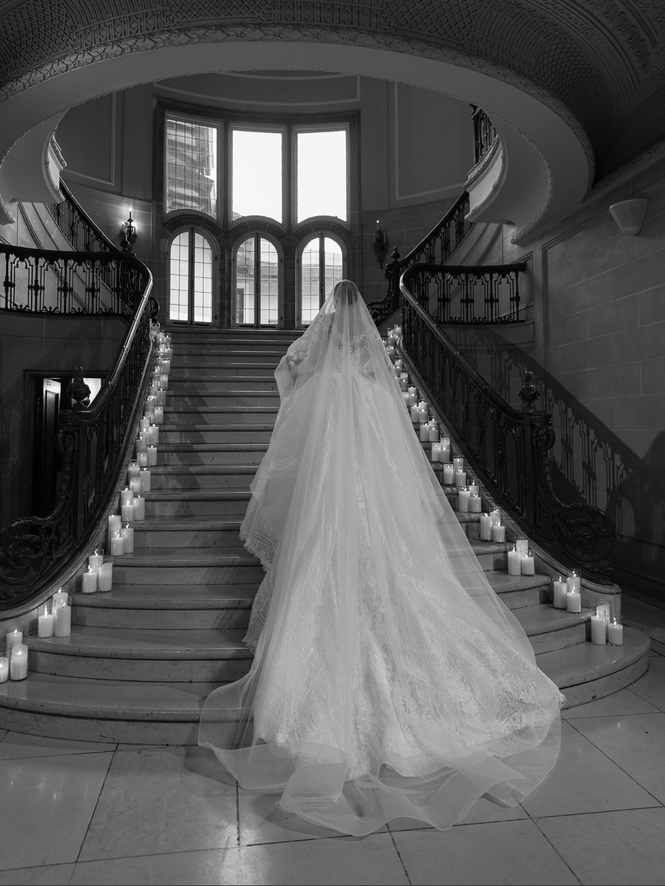 She&rsquo;s not just beautiful, she&rsquo;s breathtaking✨ 
&bull;
#fivesixonebride 
&bull;
📸: @aliciarinka 
&bull;
&bull;
&bull;
&bull;
&bull;
&bull;
&bull;
&bull;
&bull;
&bull;
&bull;
&bull; 
Bride 
Brides 
Bridal 
Palm Beach 
Palm Beach Bride 
Hai