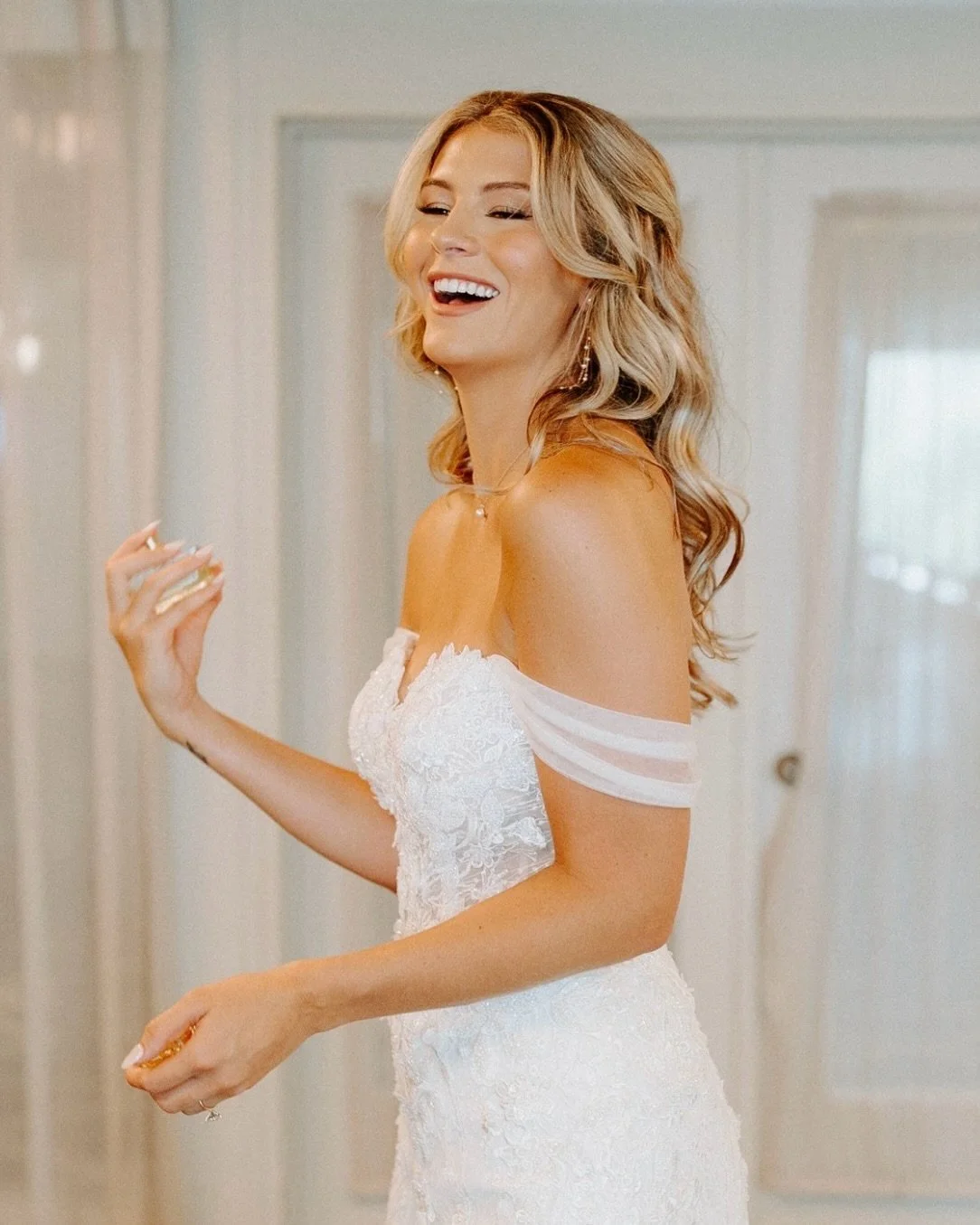 Kelly 🤍
&bull;
Five Six One Bride&trade;