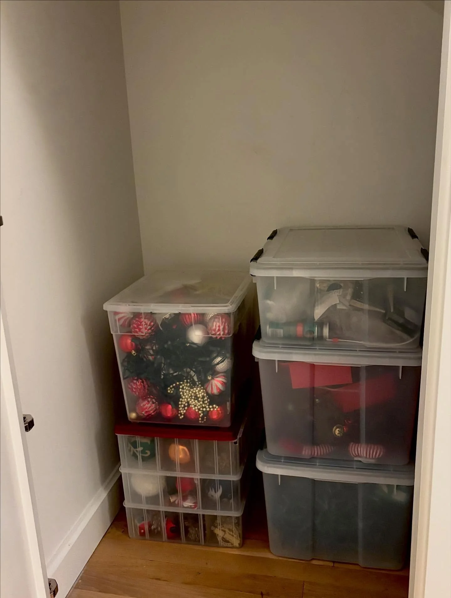 ✨One quick session = a total transformation✨ 
We turned this holiday closet into a functional, easy-to-access space, just in time for the season. Let UC help make your storage work for you, not against you!!! 
#HolidayPrep #HomeOrganizers #Satisyin