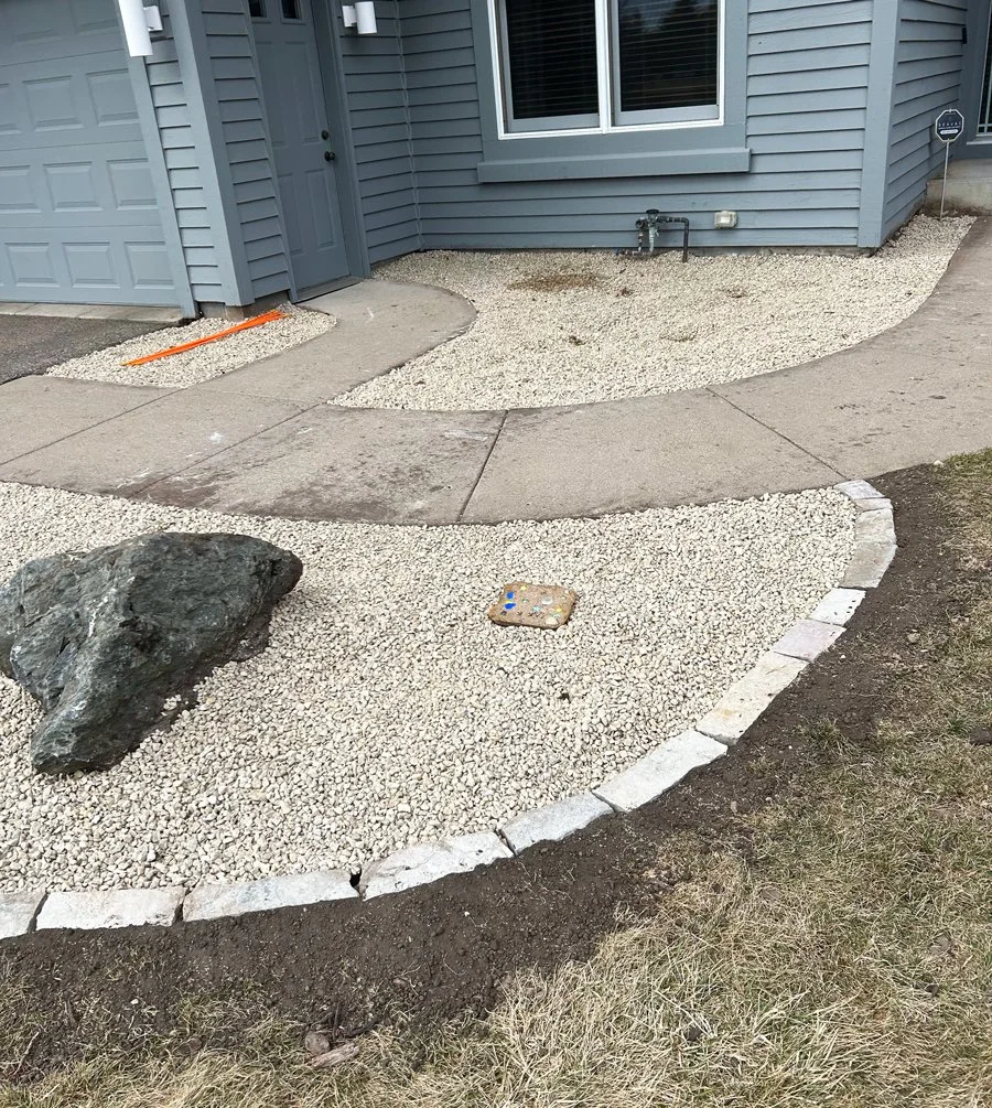 landscaping-edging-shrubs-brick-Buffalo-Minnesota.jpg